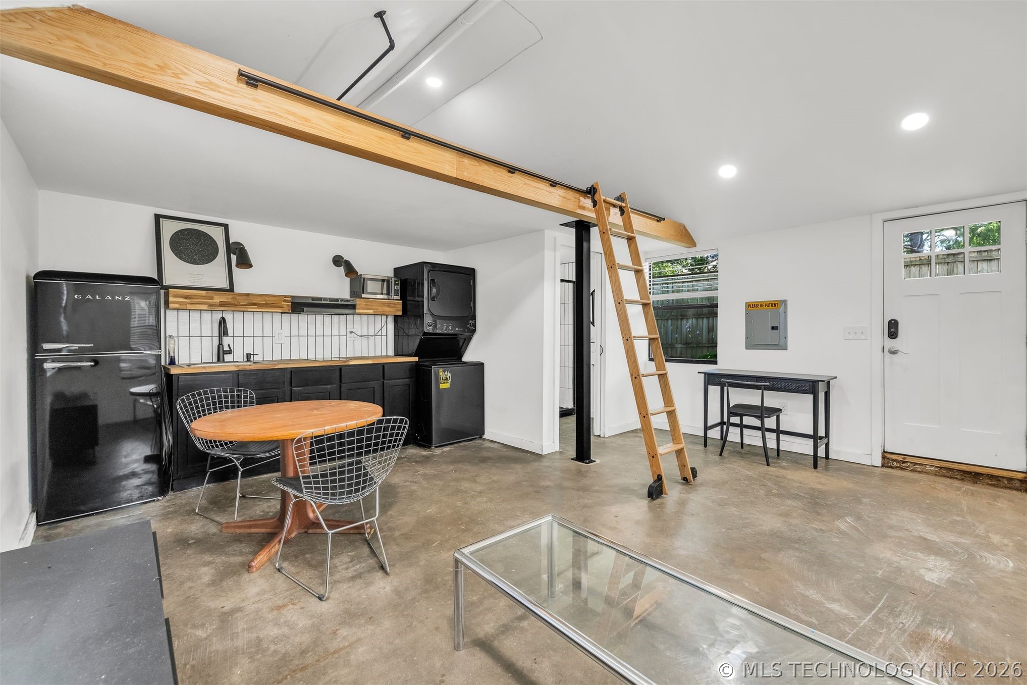 1713 S Columbia Place
