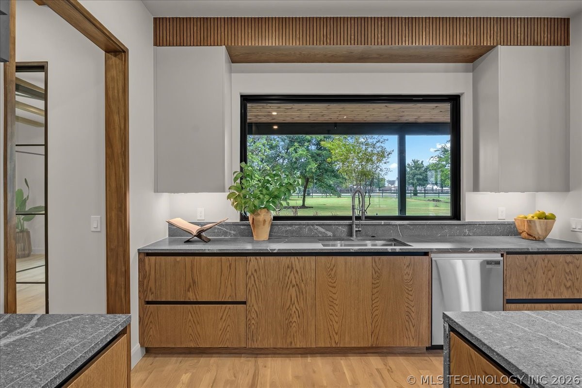 17744 E White Tail Cove