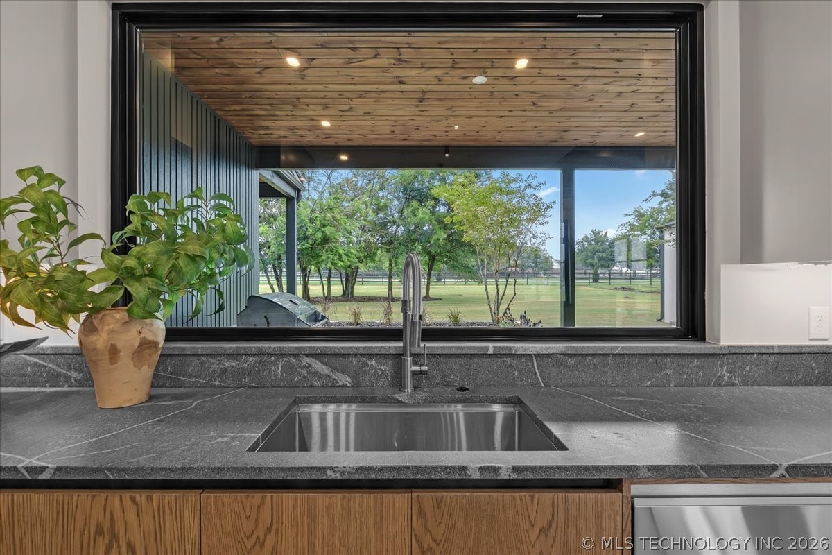 17744 E White Tail Cove