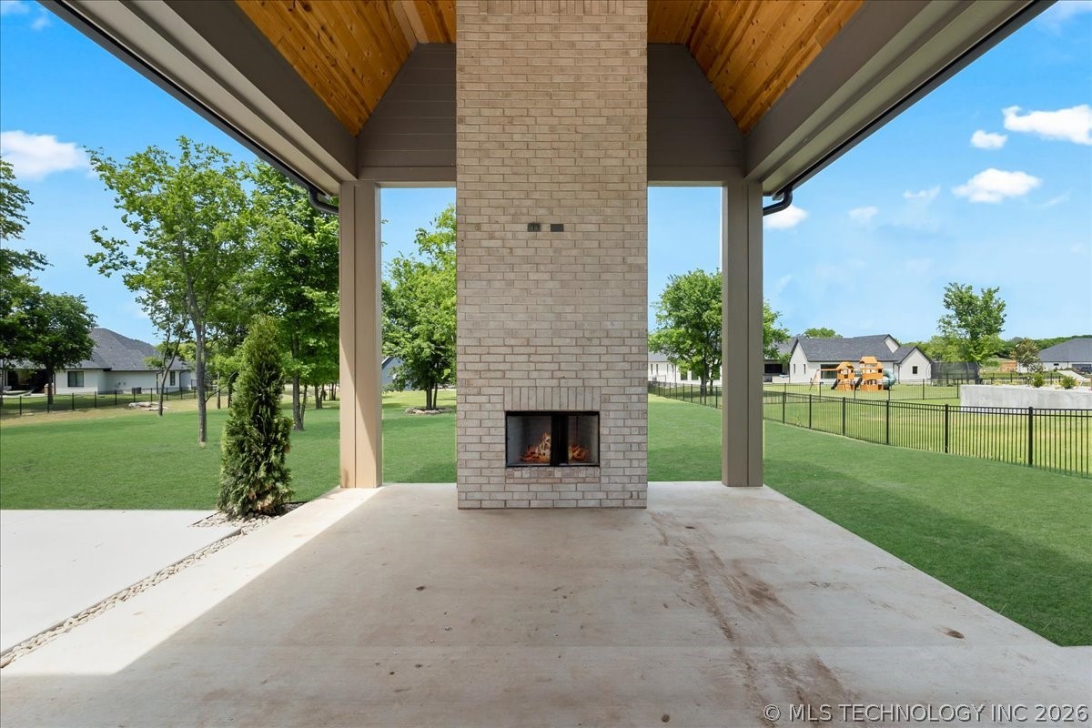 17683 E White Tail Cove