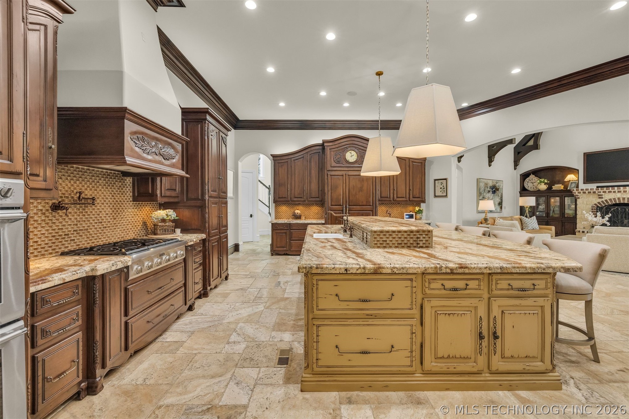 6009 E 117th Place