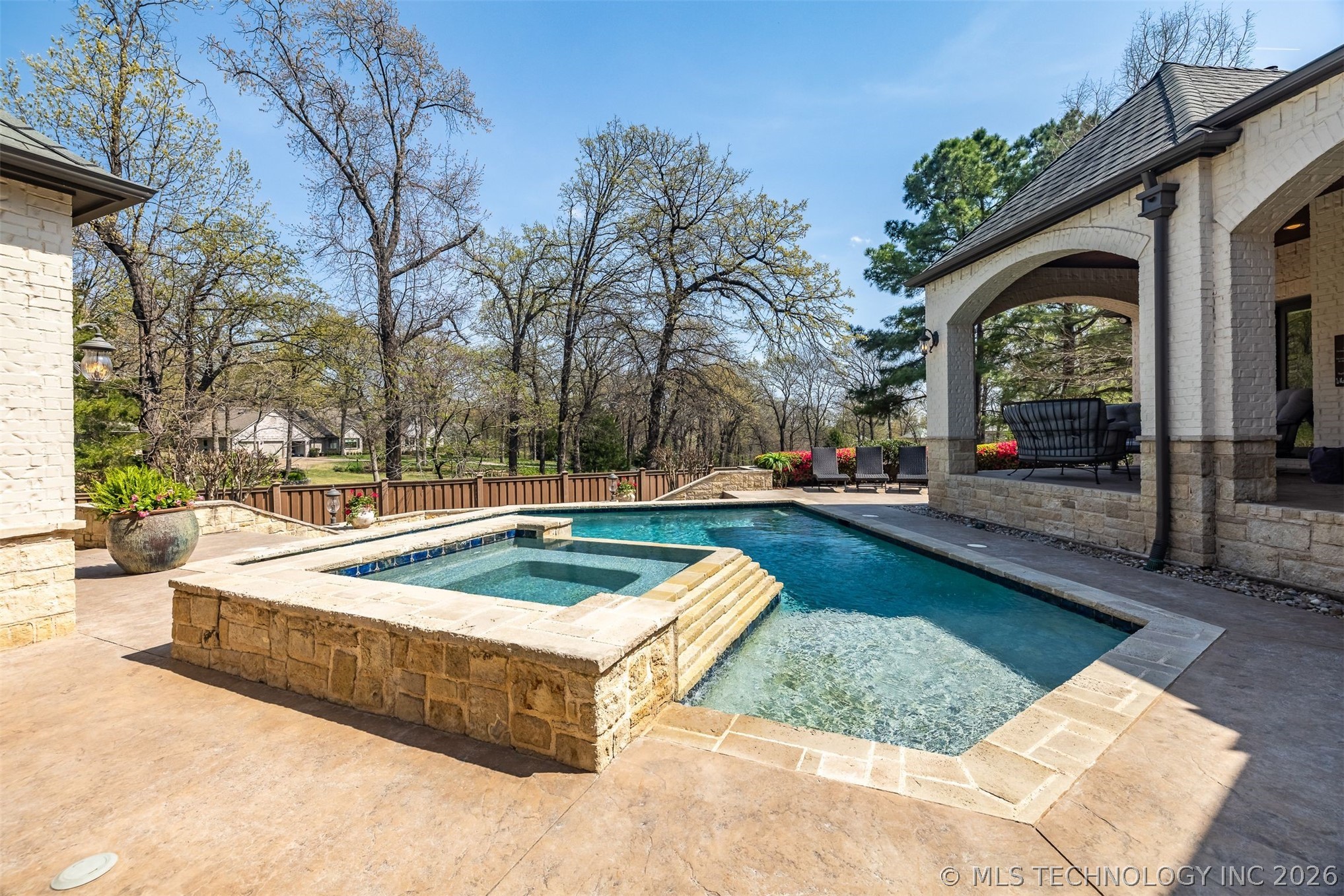 6009 E 117th Place