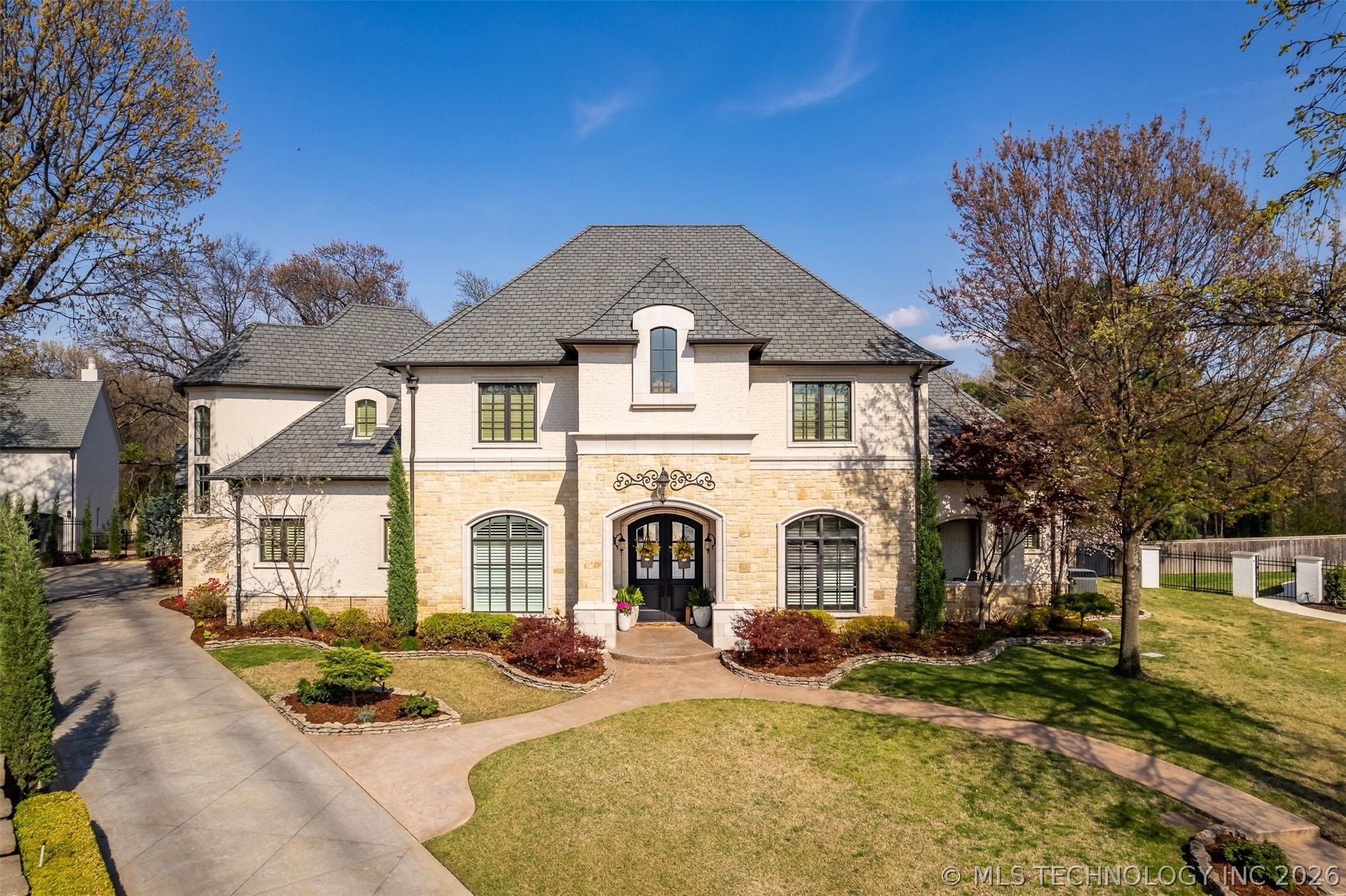 6009 E 117th Place