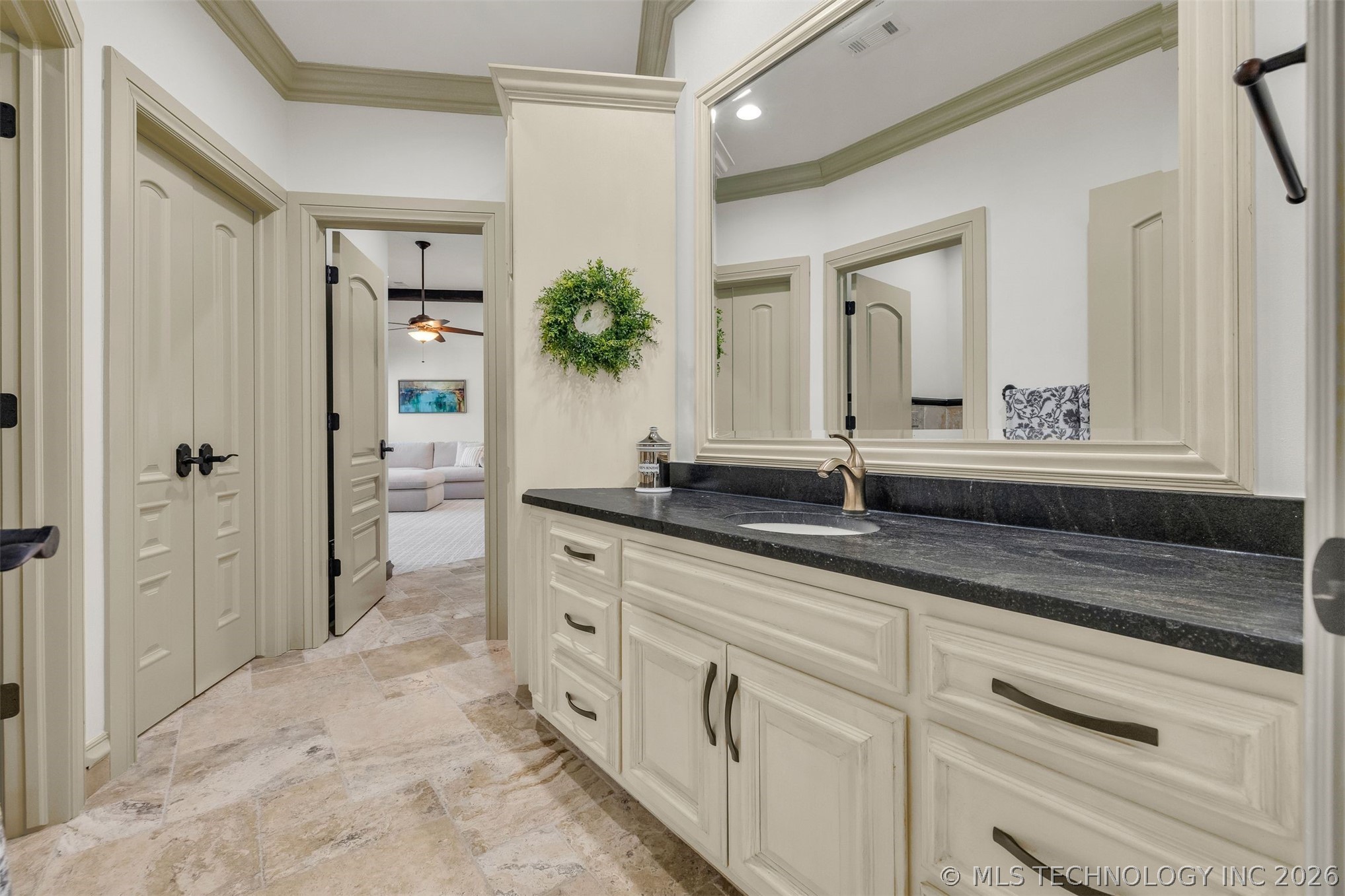 6009 E 117th Place