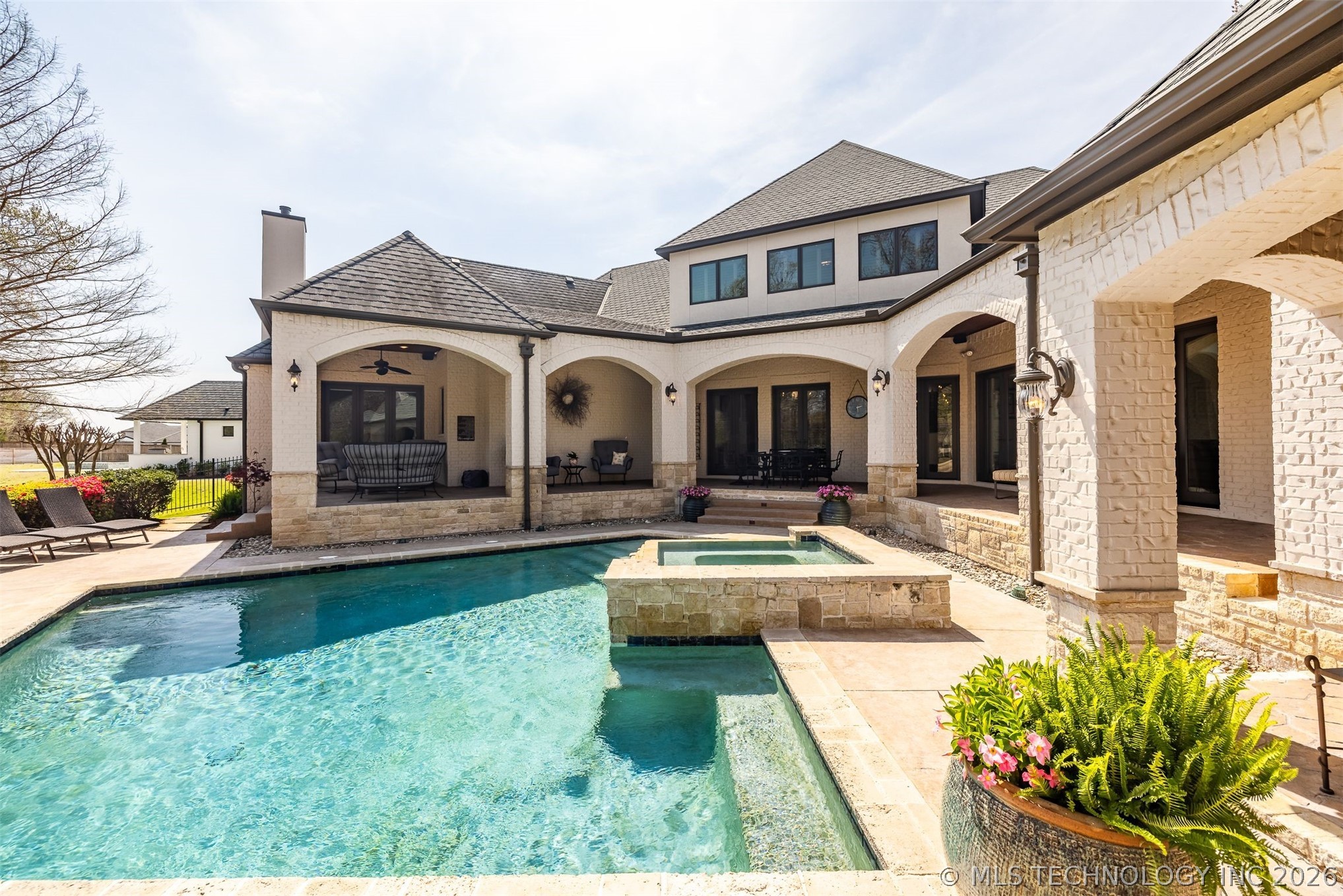6009 E 117th Place