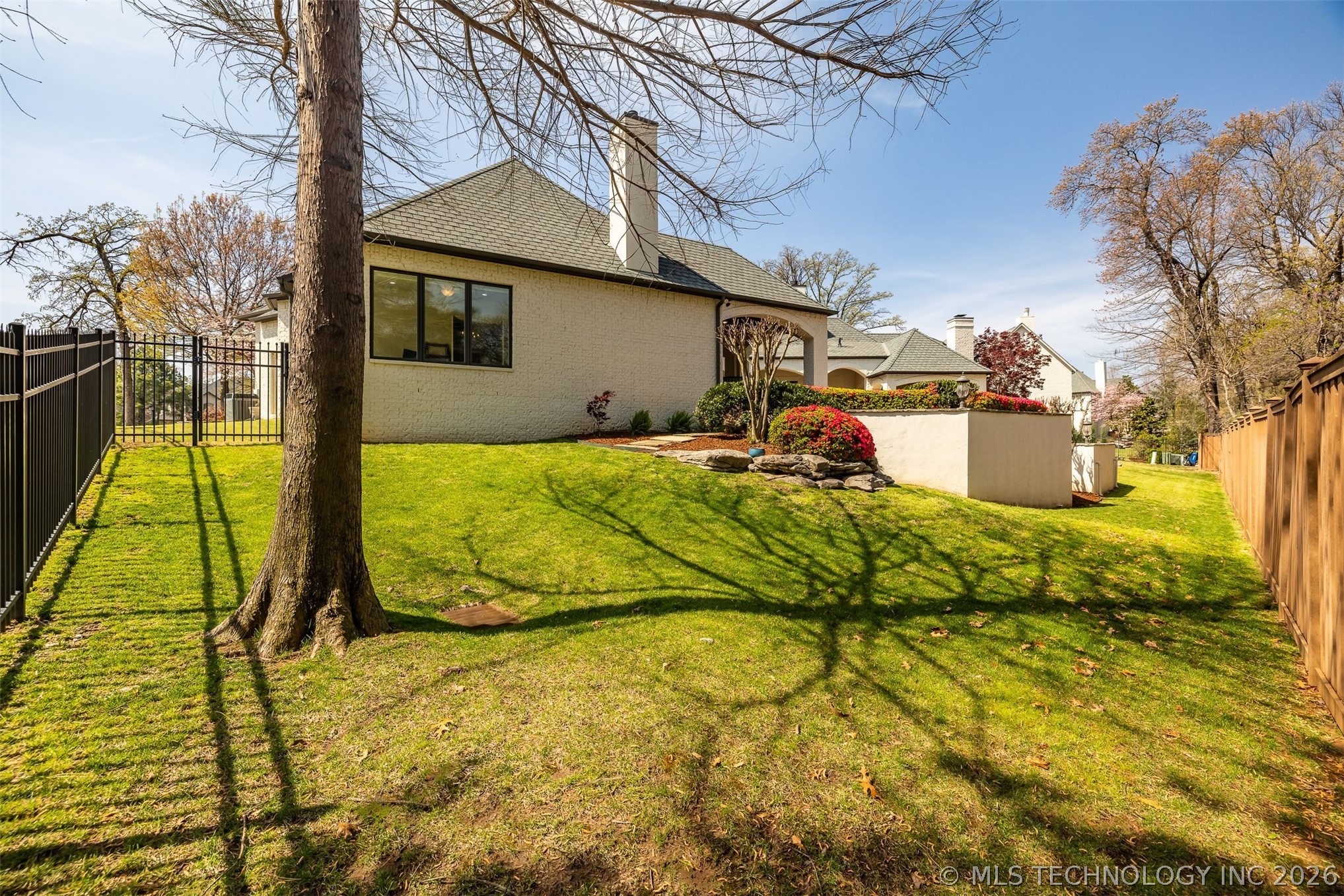 6009 E 117th Place