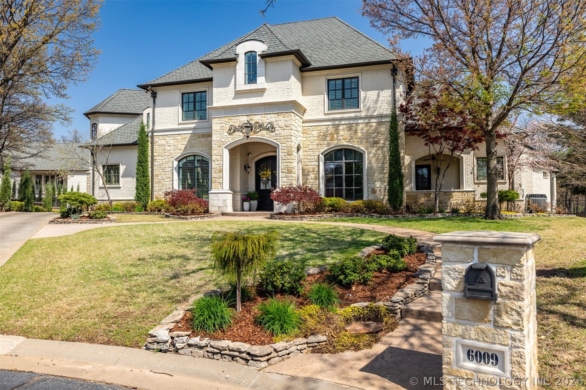 6009 E 117th Place
