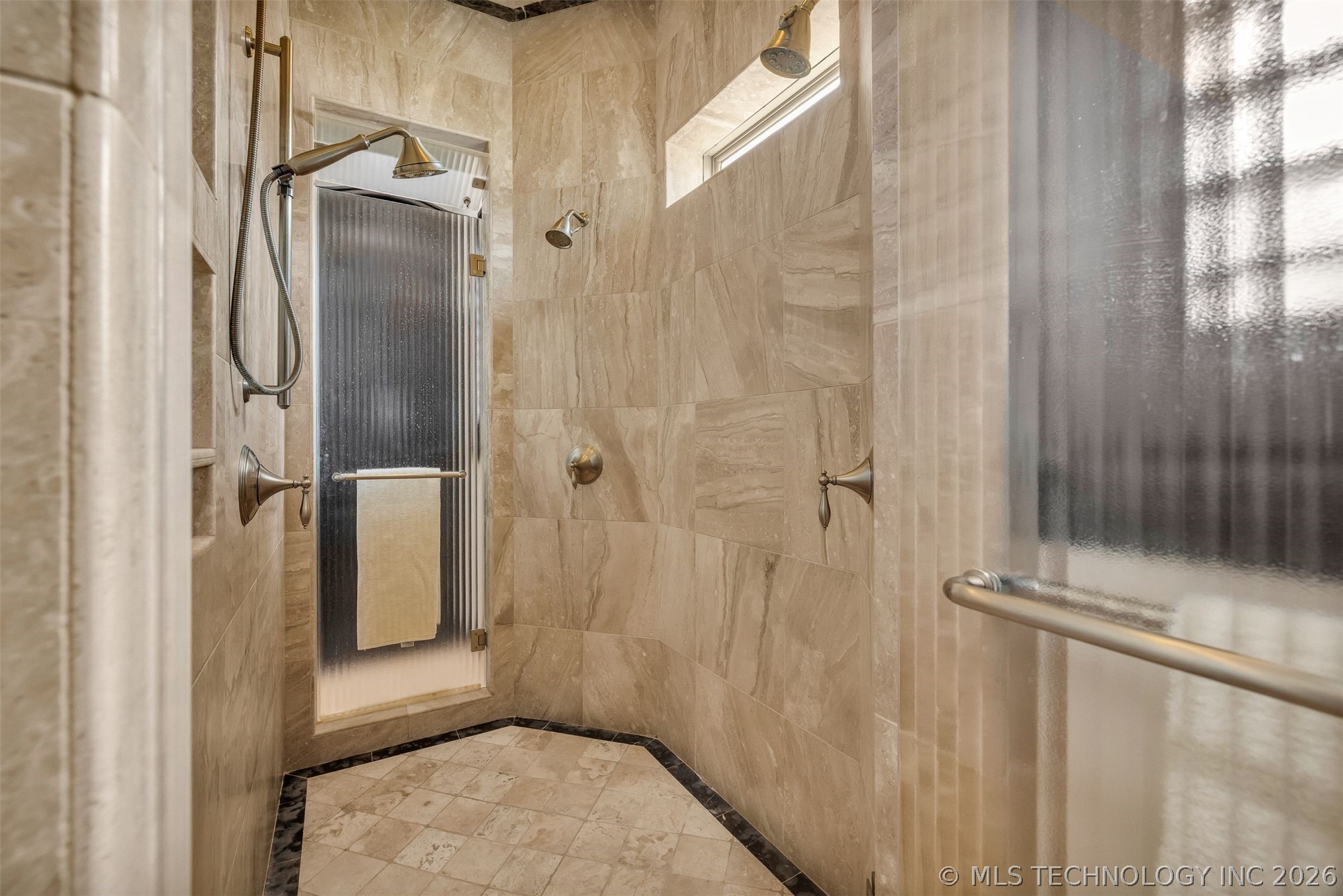 6009 E 117th Place