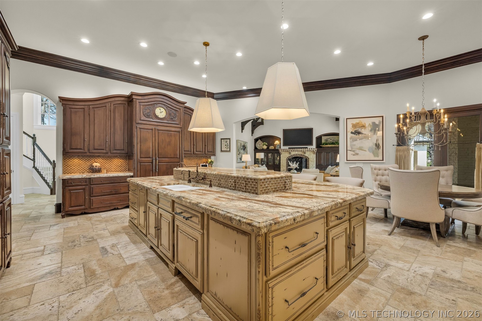 6009 E 117th Place