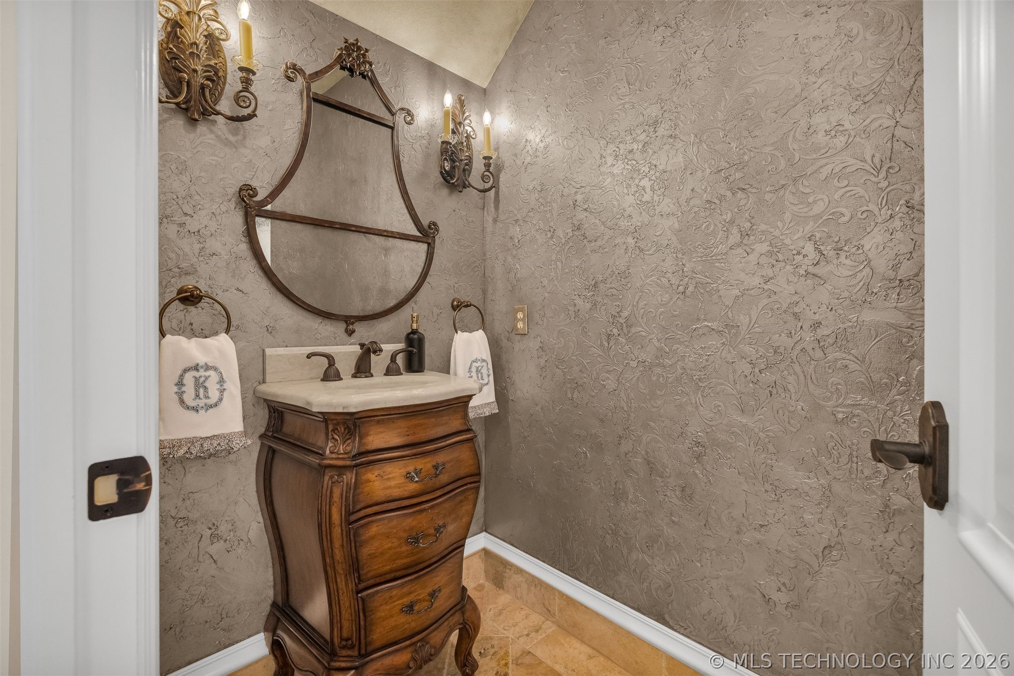 6009 E 117th Place
