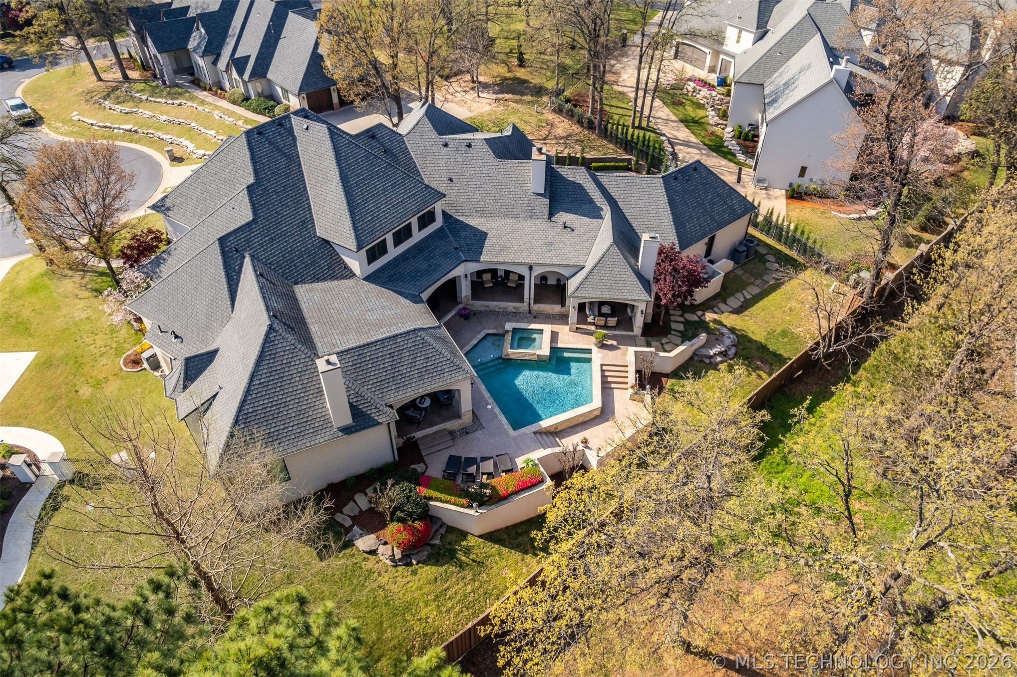 6009 E 117th Place