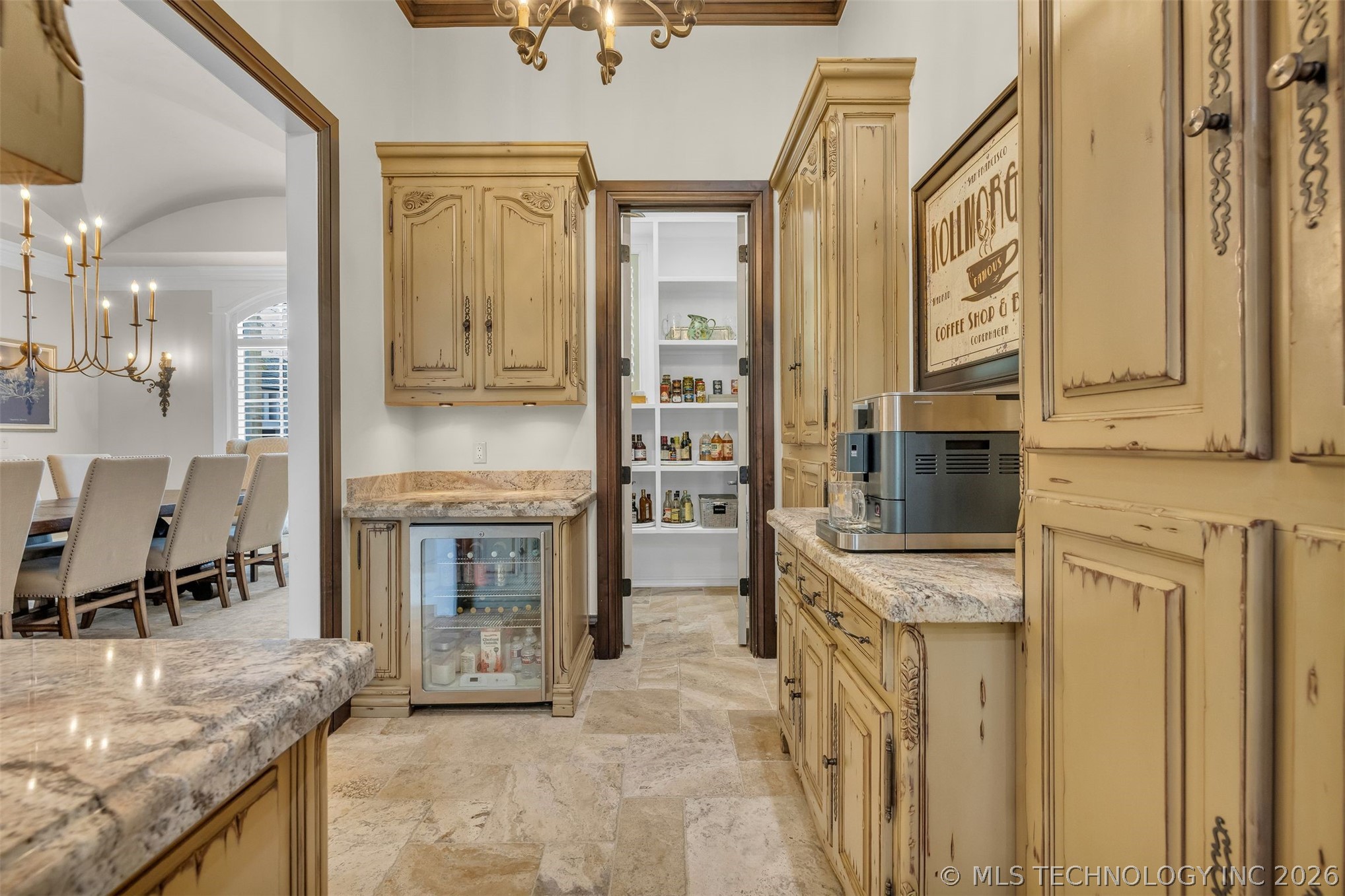 6009 E 117th Place