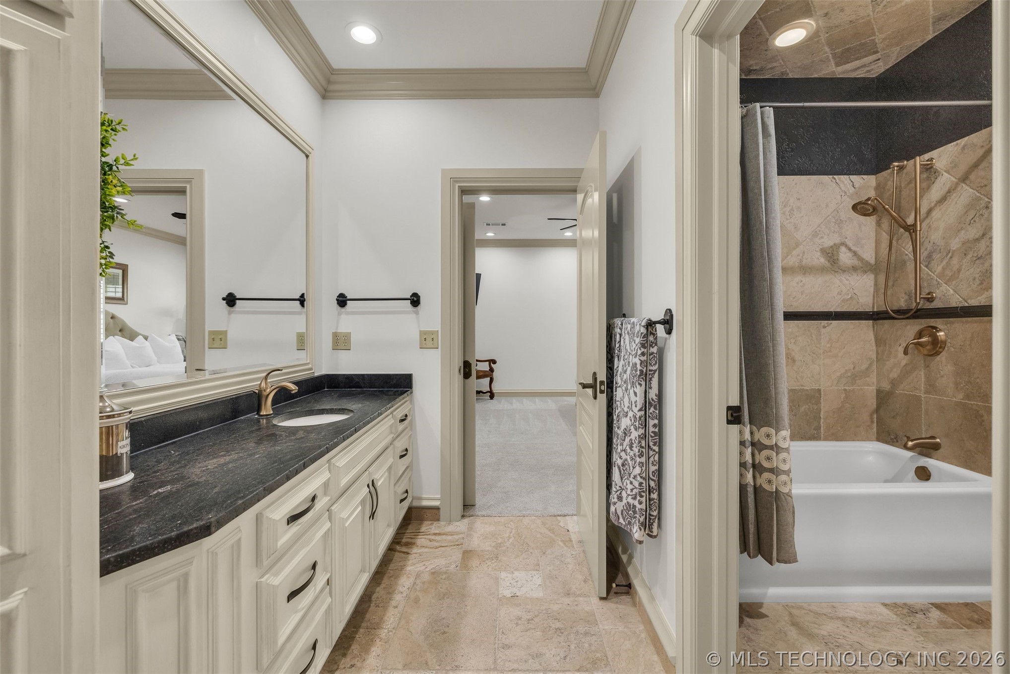 6009 E 117th Place