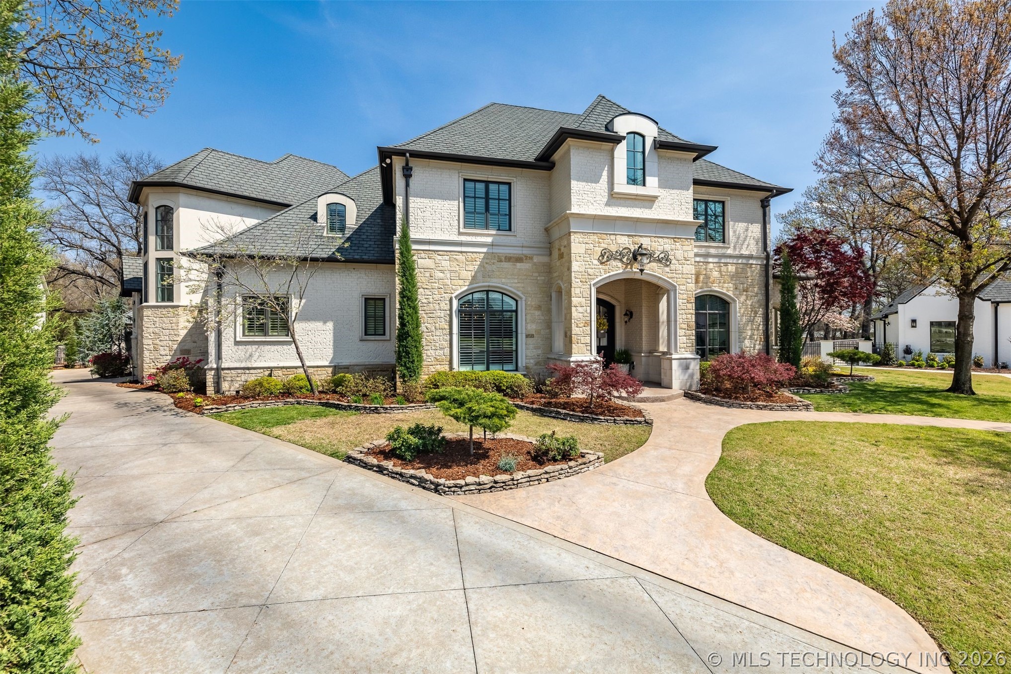6009 E 117th Place