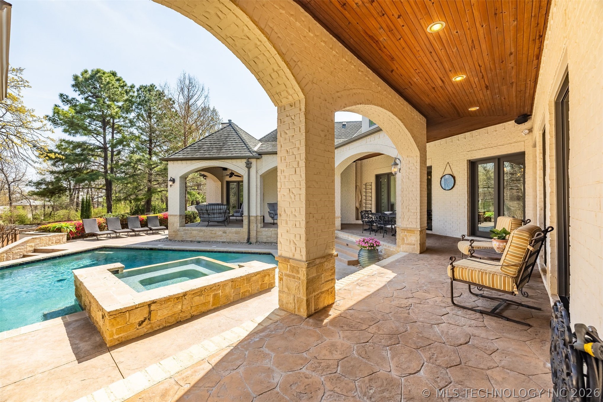 6009 E 117th Place
