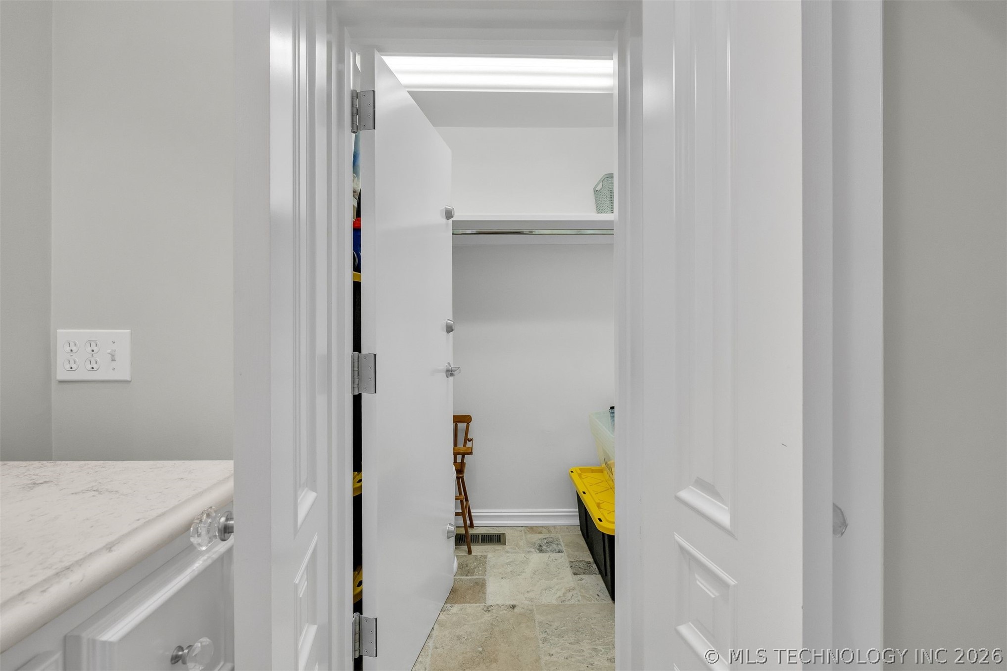 6009 E 117th Place