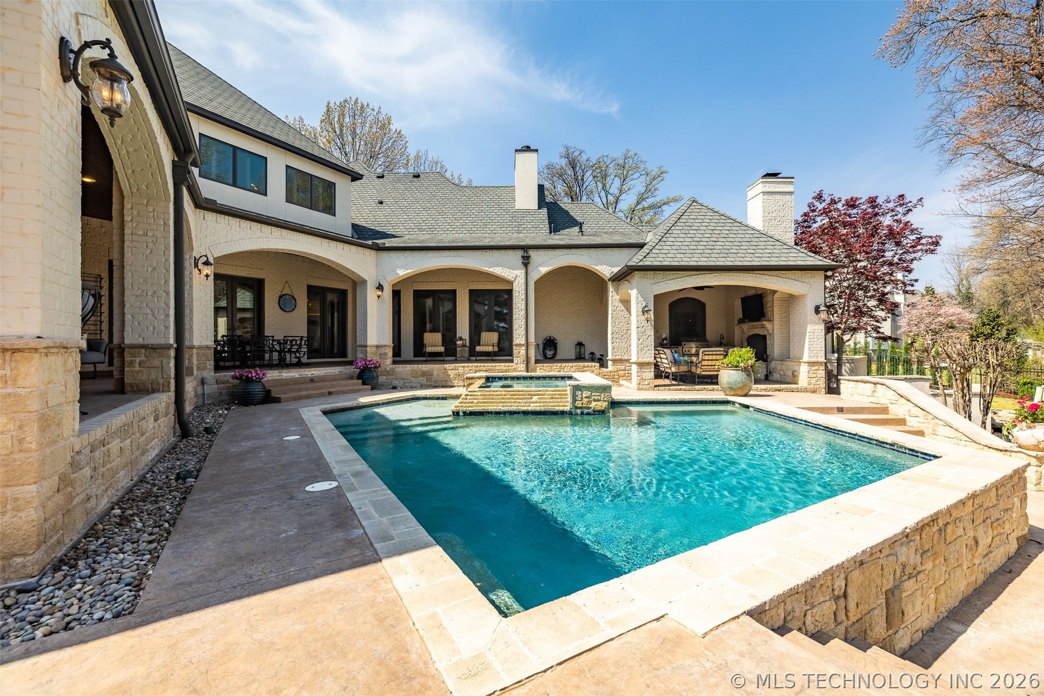6009 E 117th Place