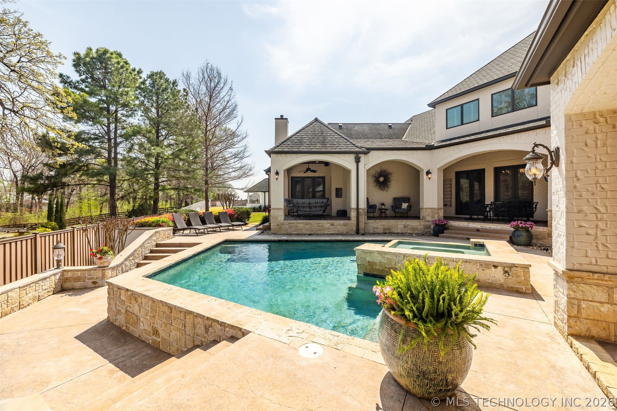 6009 E 117th Place