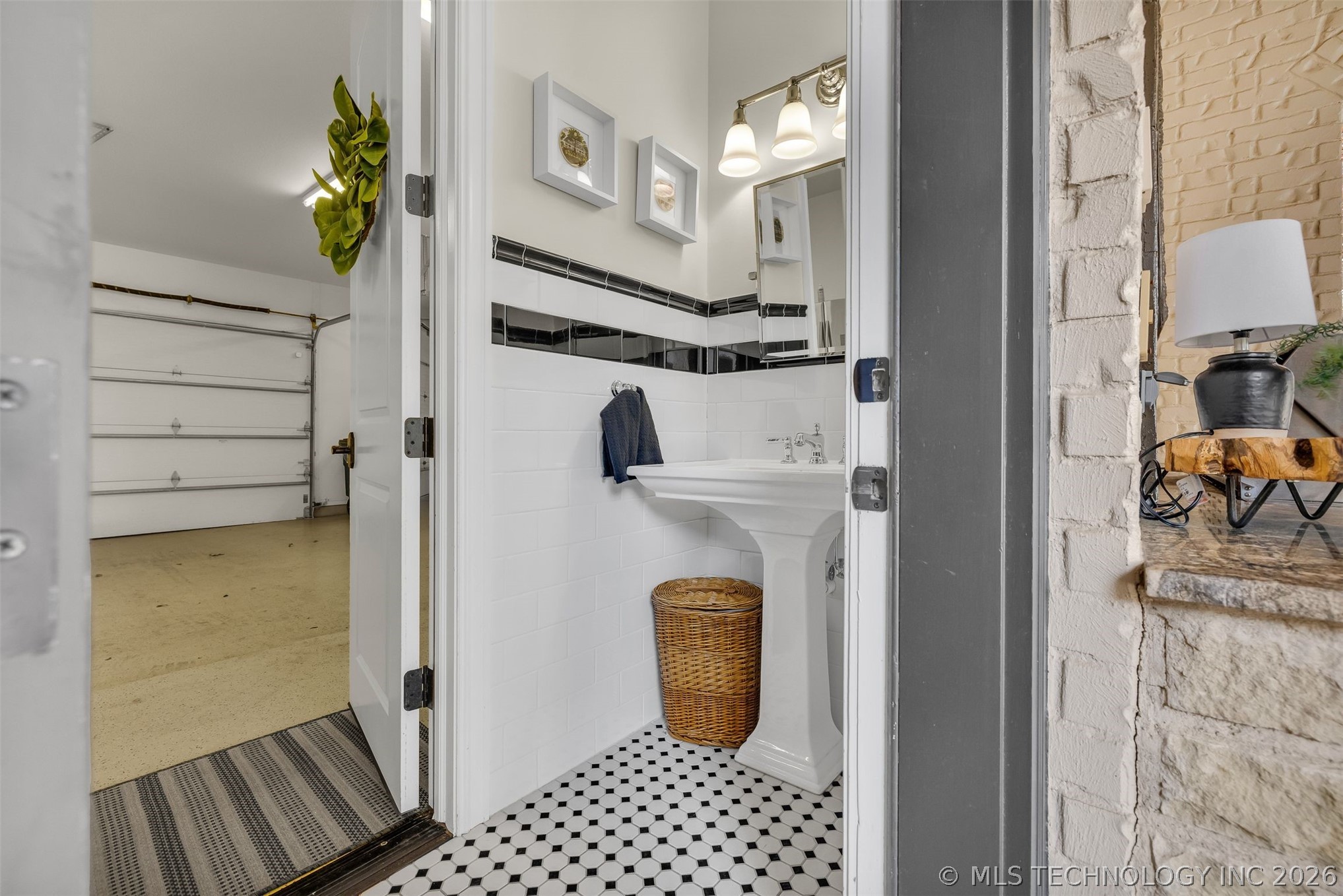 6009 E 117th Place