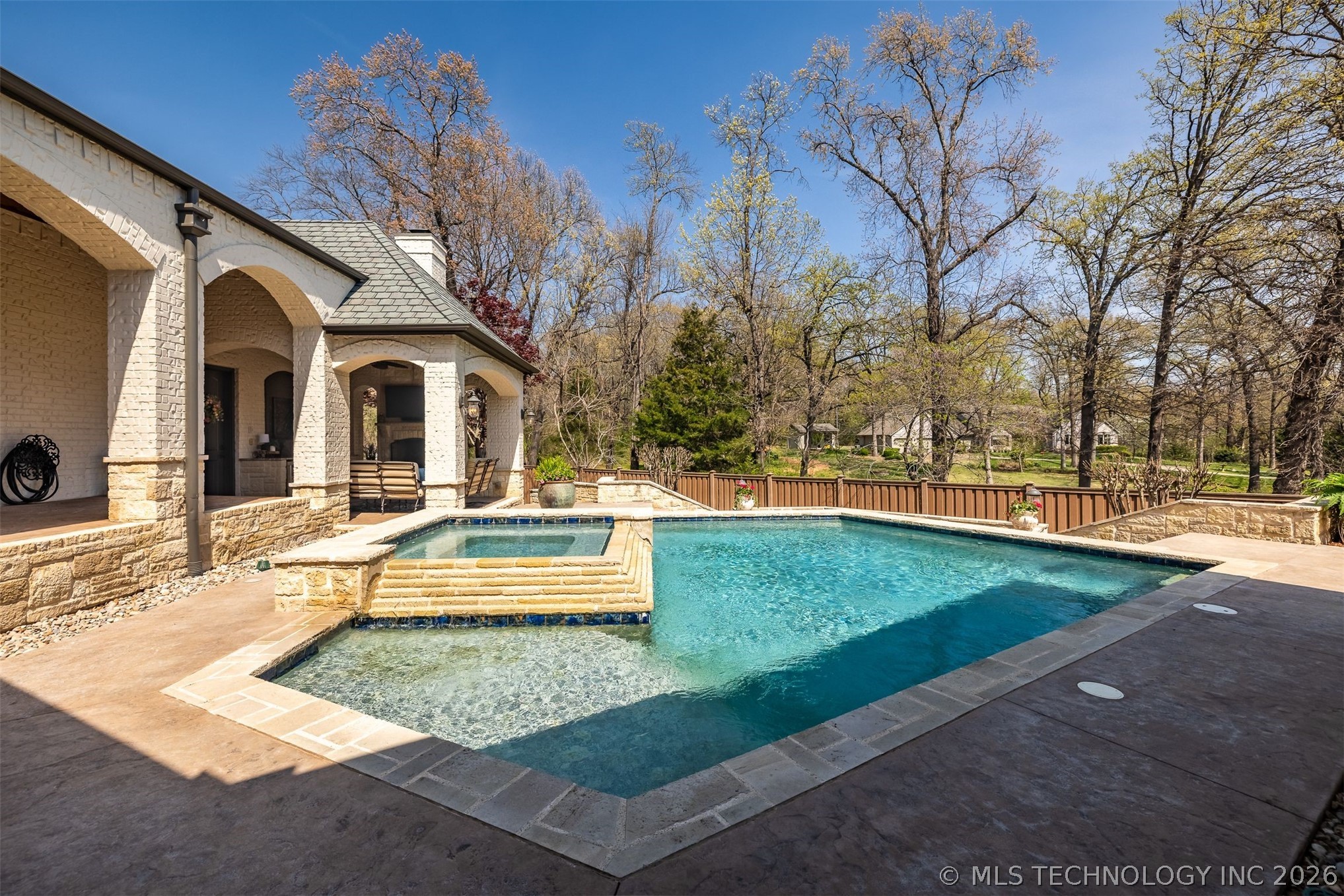 6009 E 117th Place
