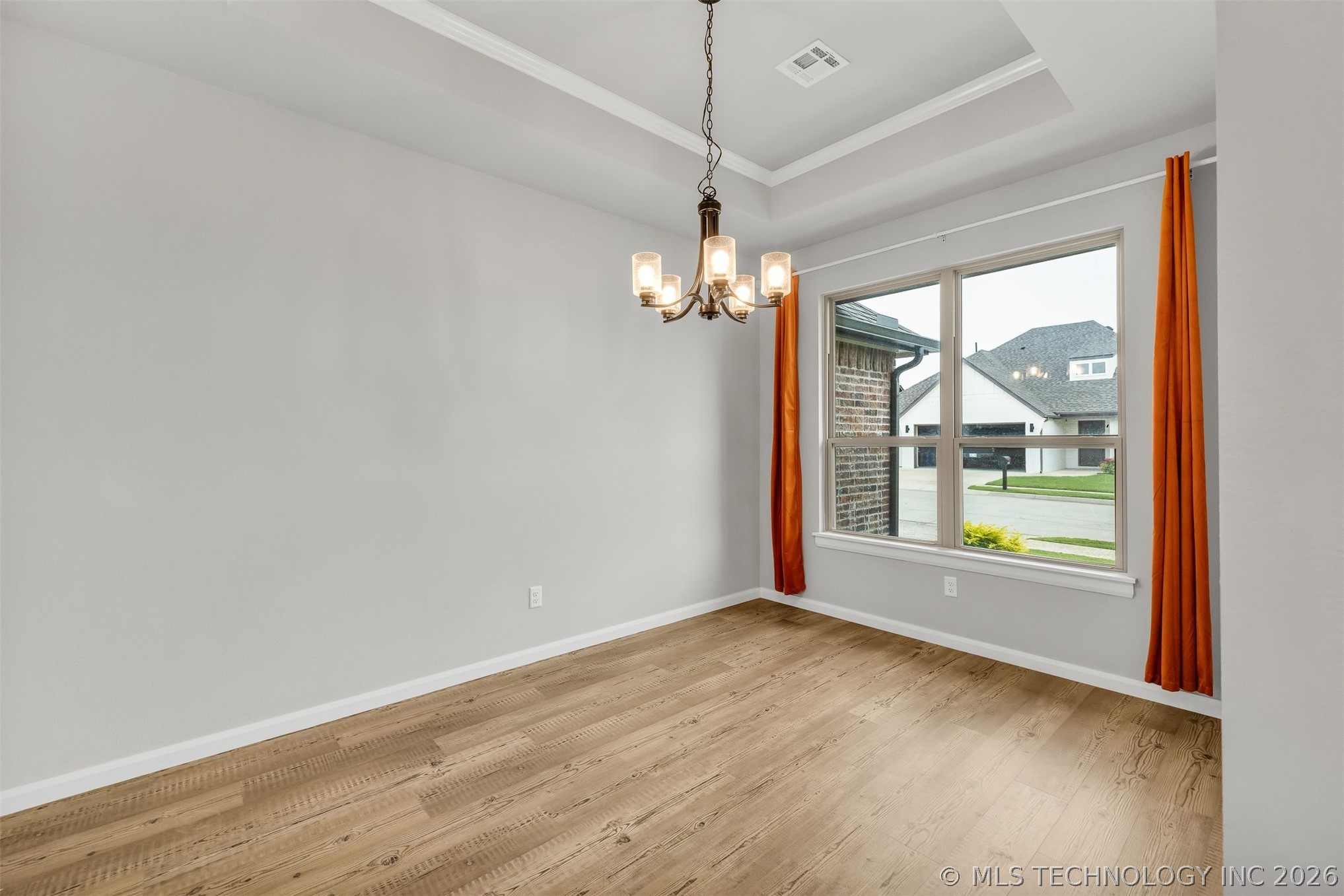1212 N Dogwood Avenue W