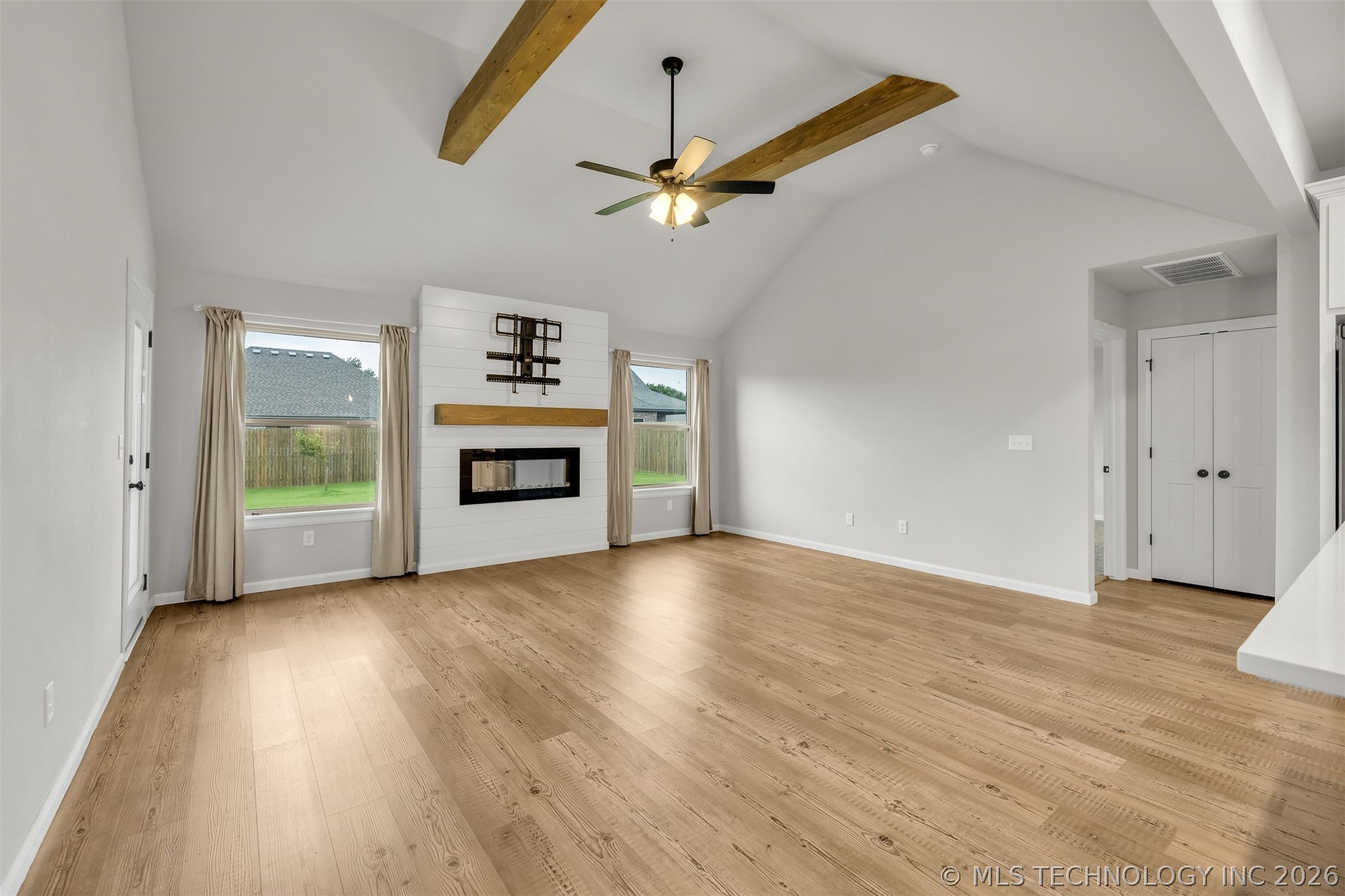 1212 N Dogwood Avenue W