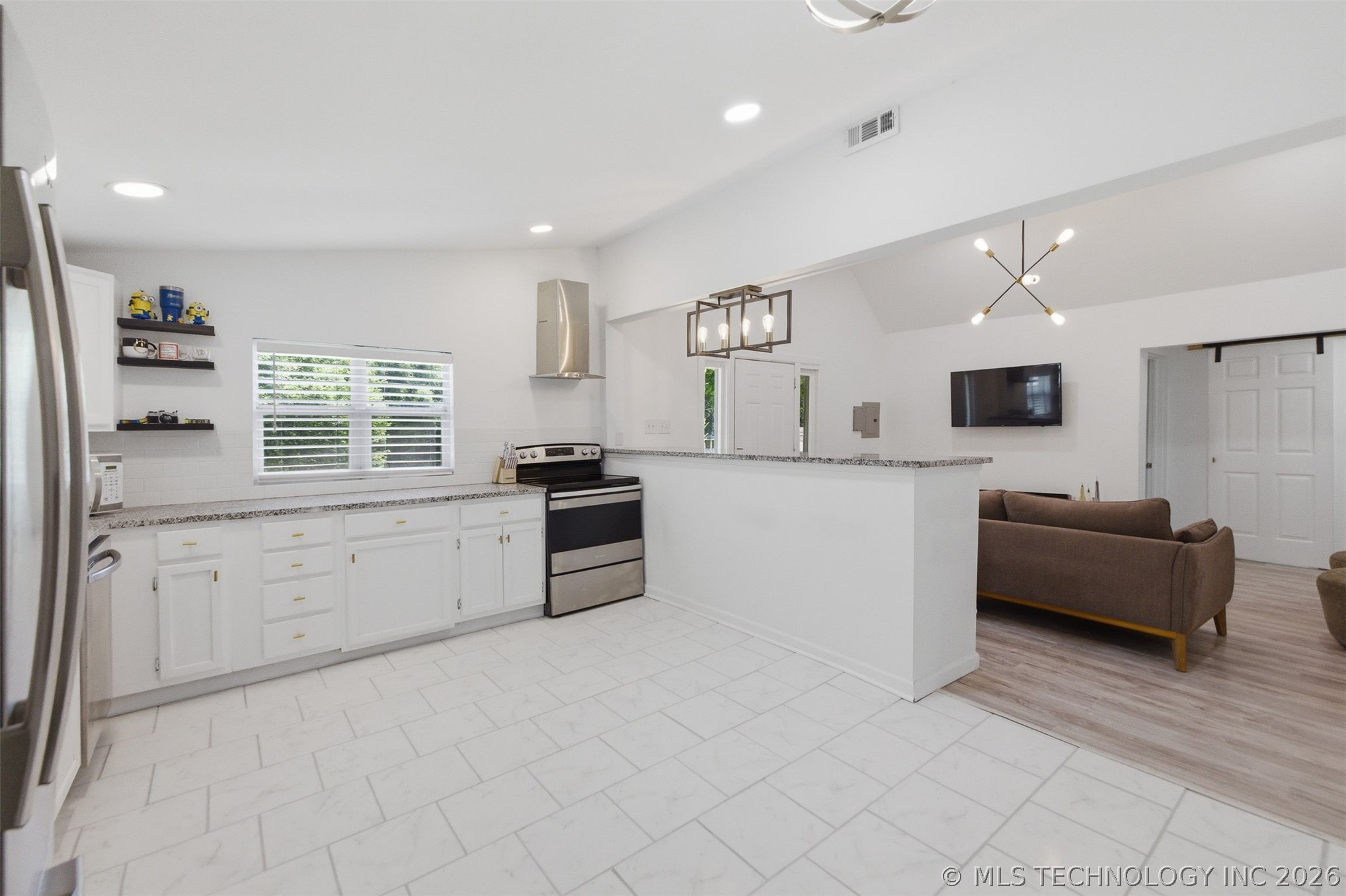 125 W Walnut Street