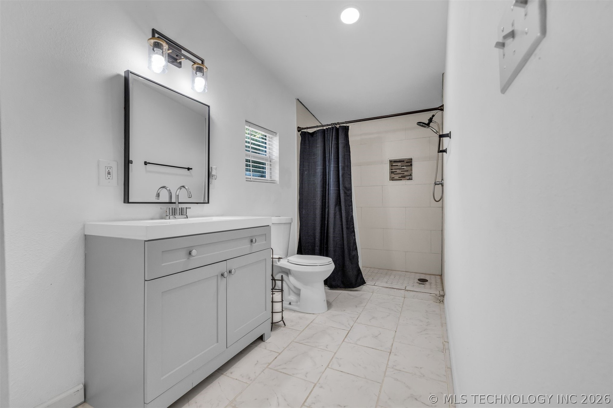 125 W Walnut Street