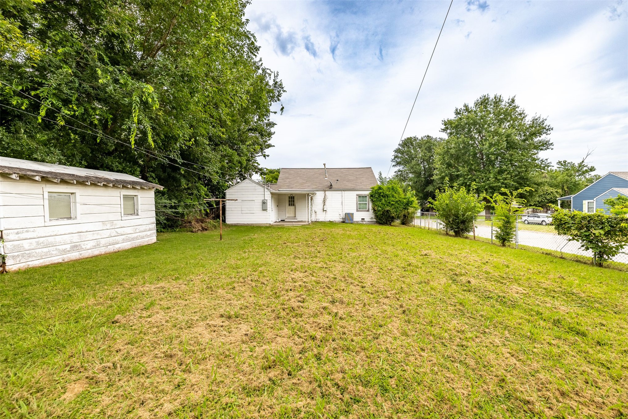 44 S 71st East Avenue