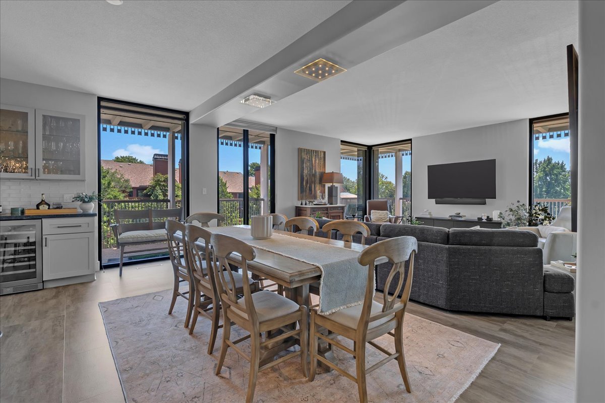 2300 S Riverside Drive 3F