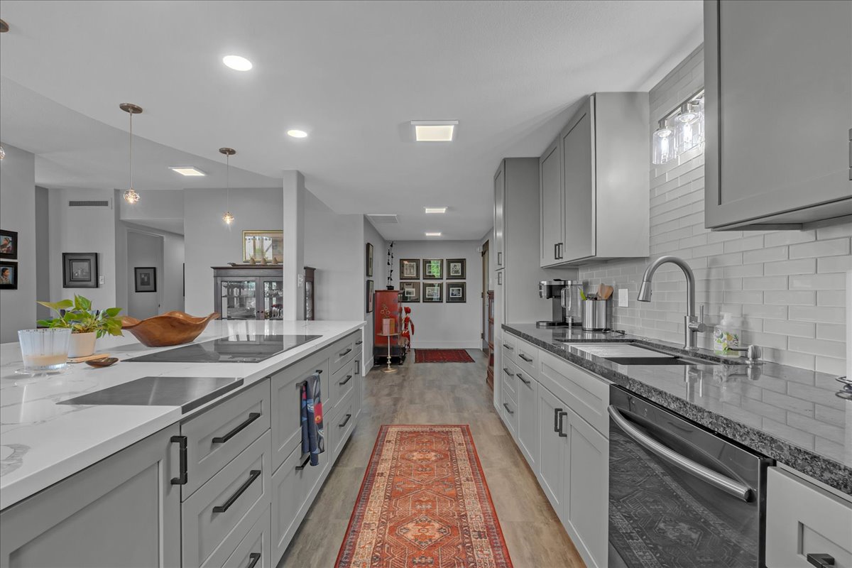 2300 S Riverside Drive 3F