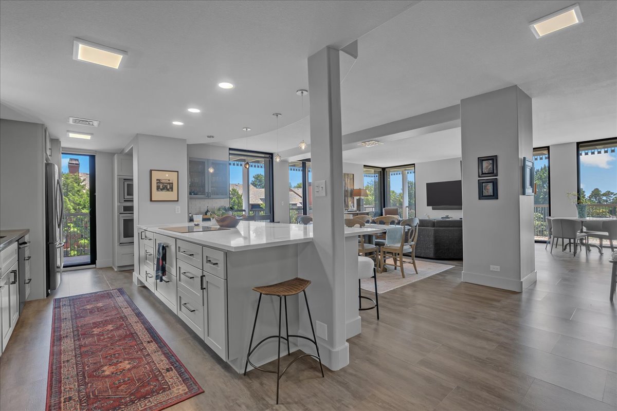 2300 S Riverside Drive 3F