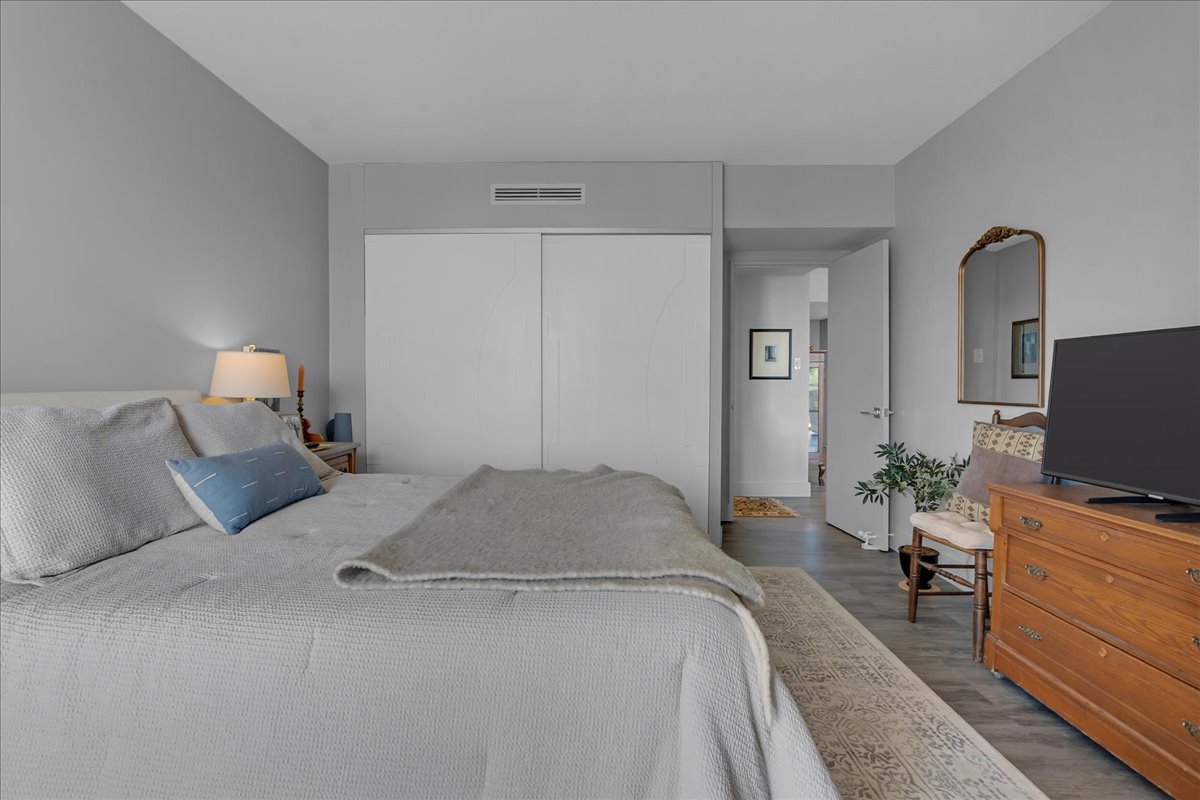 2300 S Riverside Drive 3F