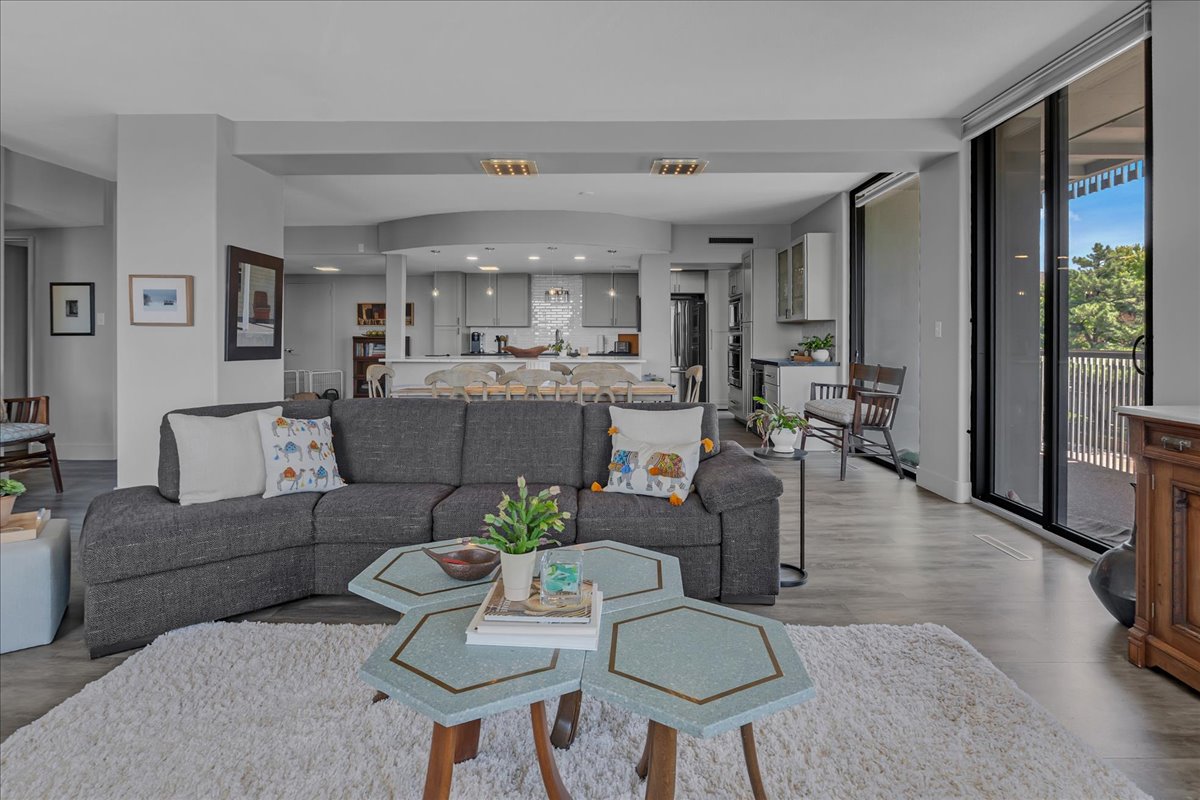 2300 S Riverside Drive 3F