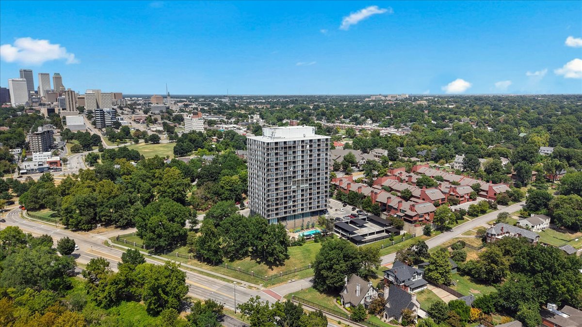 2300 S Riverside Drive 3F