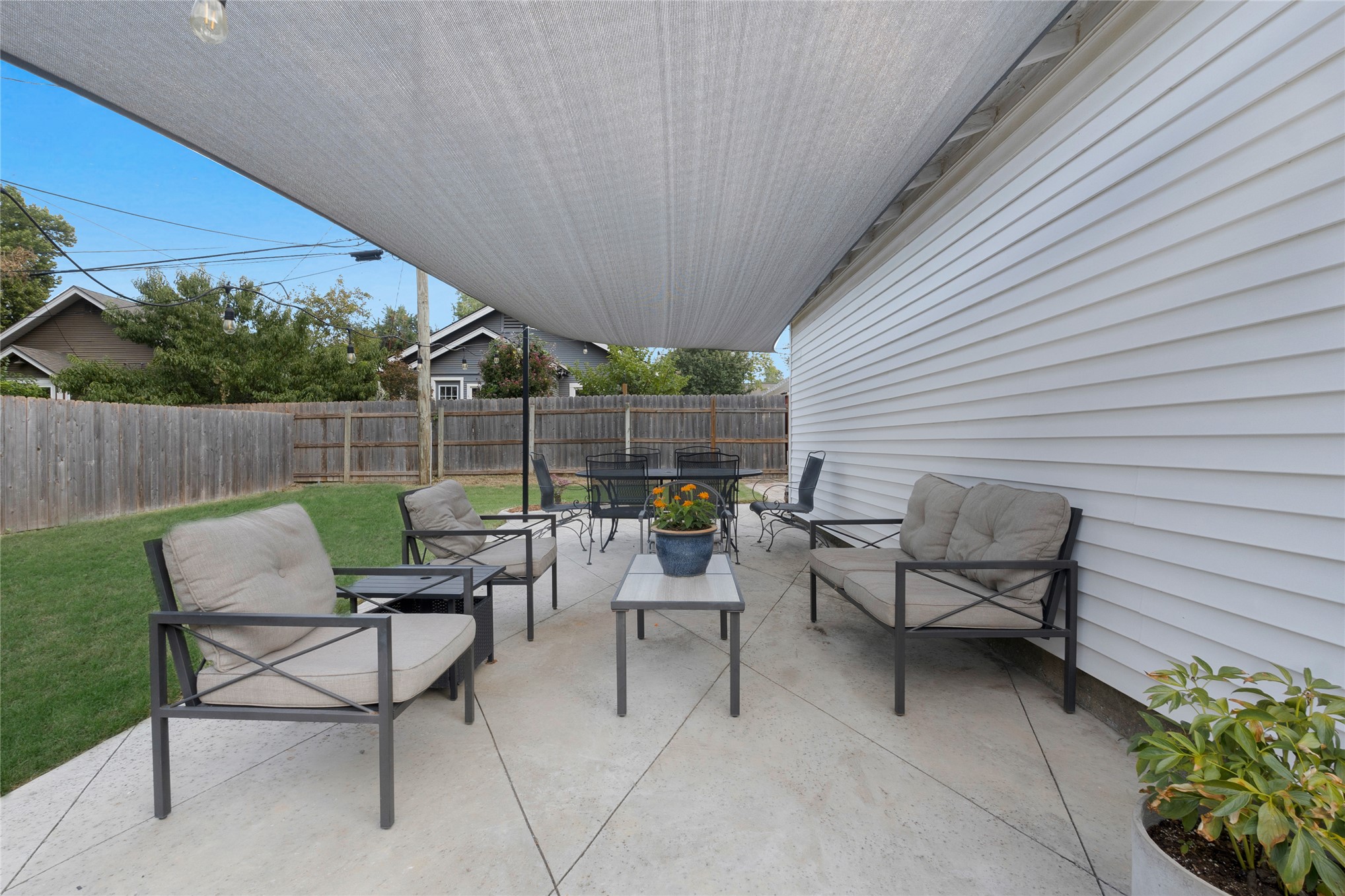 1819 E 16th Place
