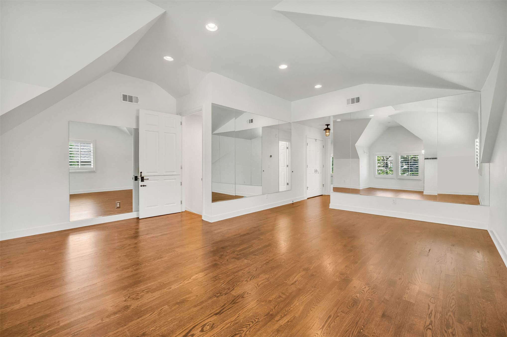 2126 E 24th Street
