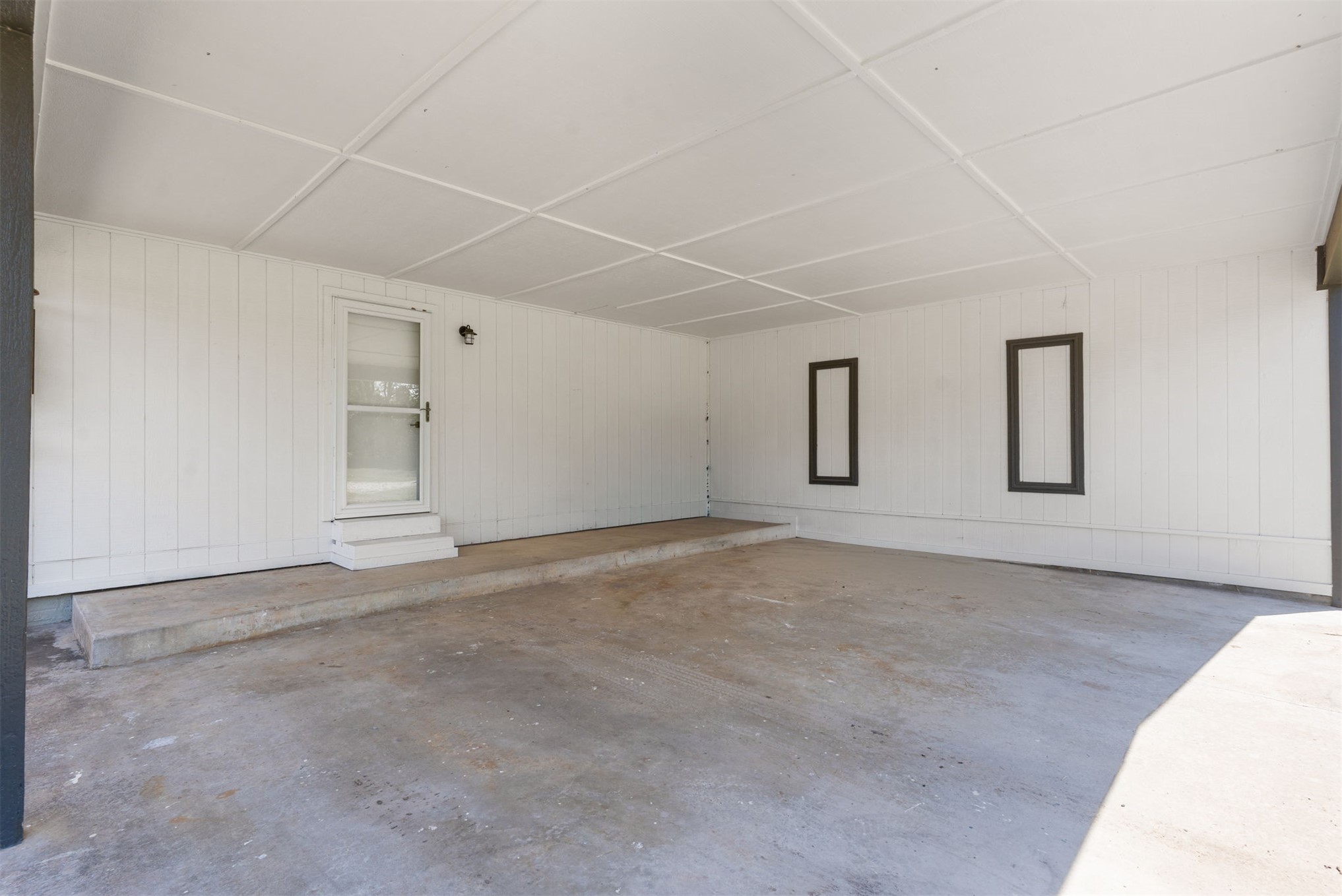 1520 S Lynn Lane Road