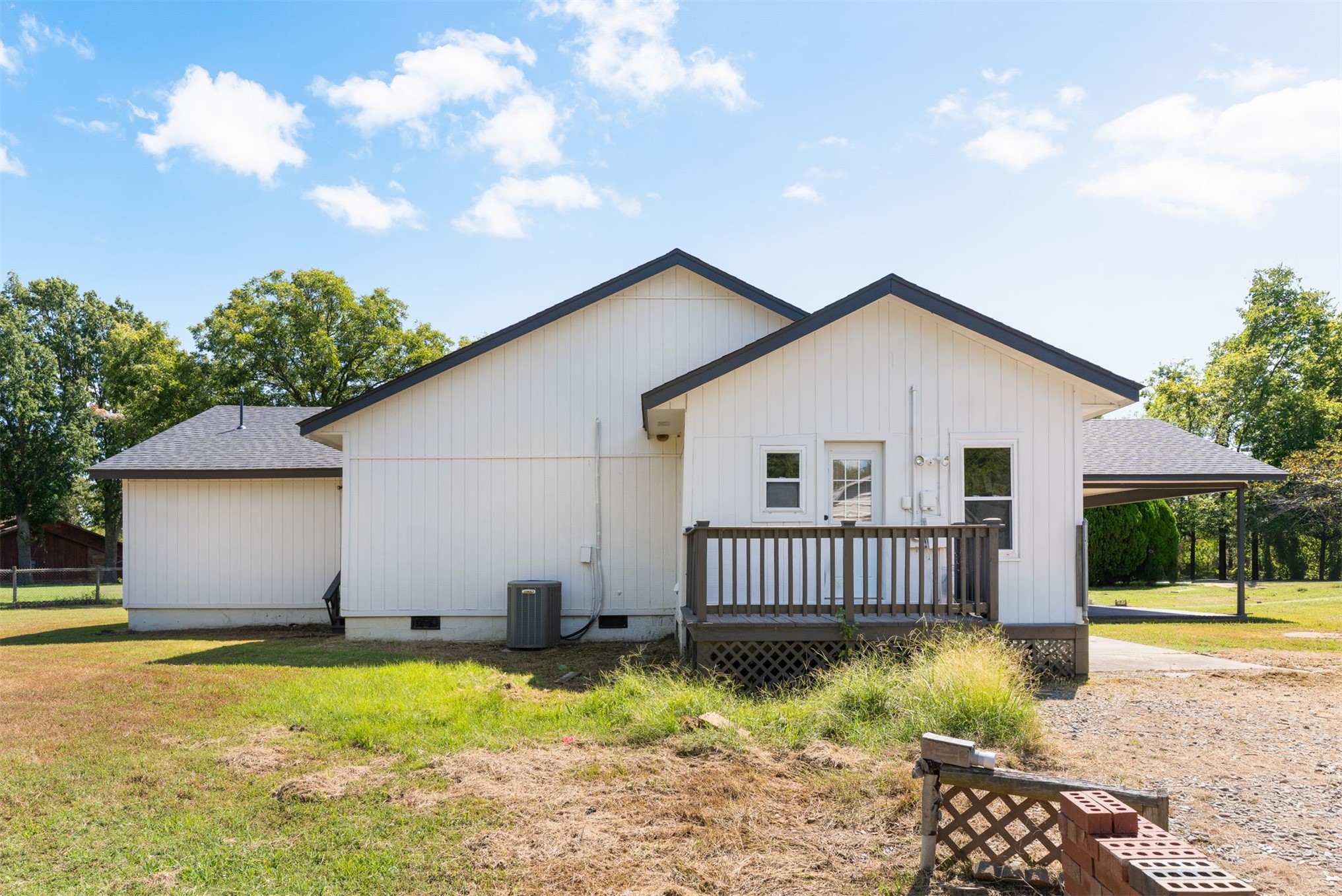 1520 S Lynn Lane Road