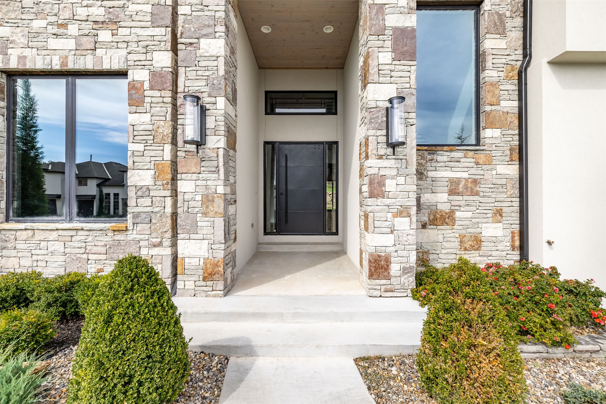 6037 E 119th Place