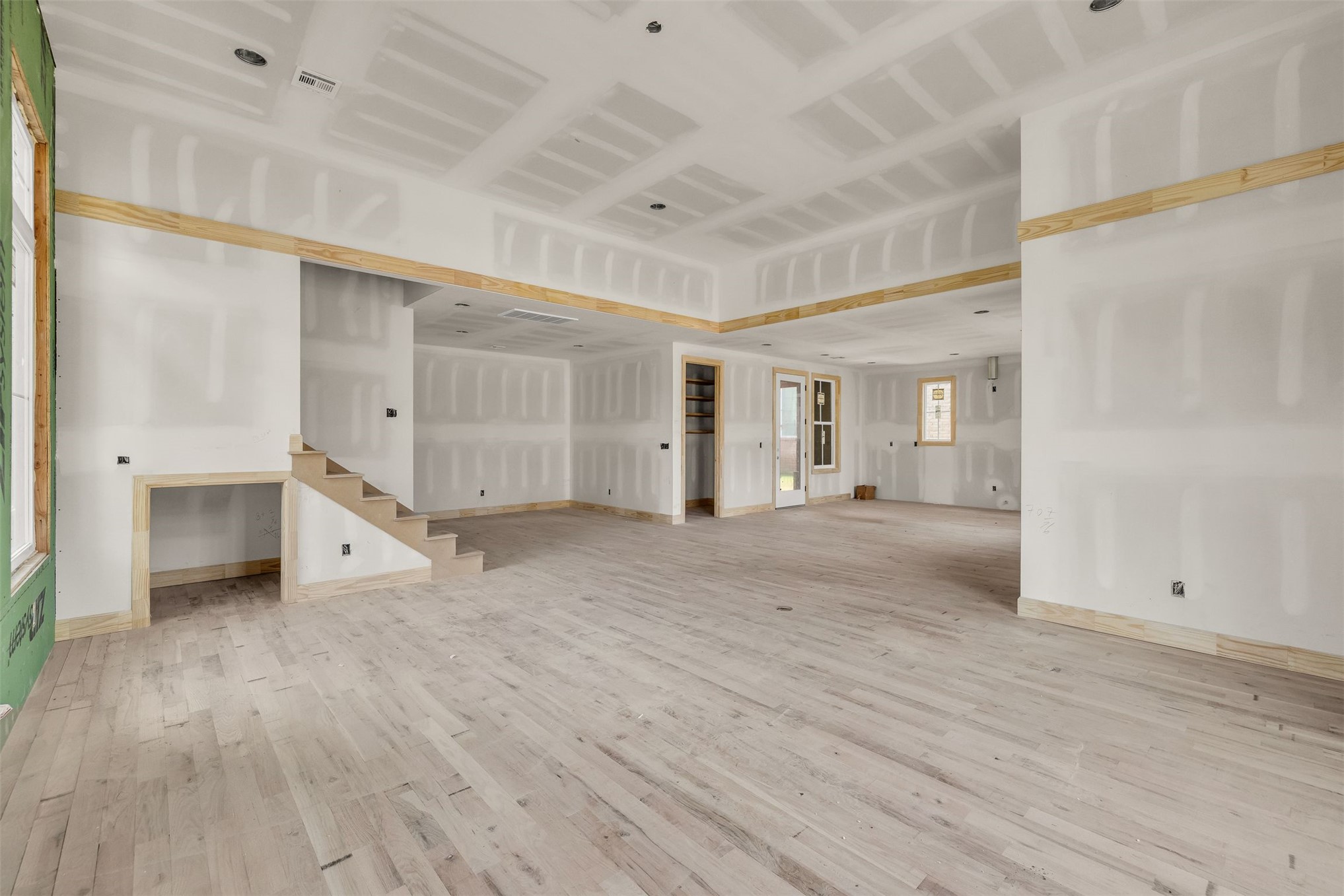 315 E Broadway Avenue