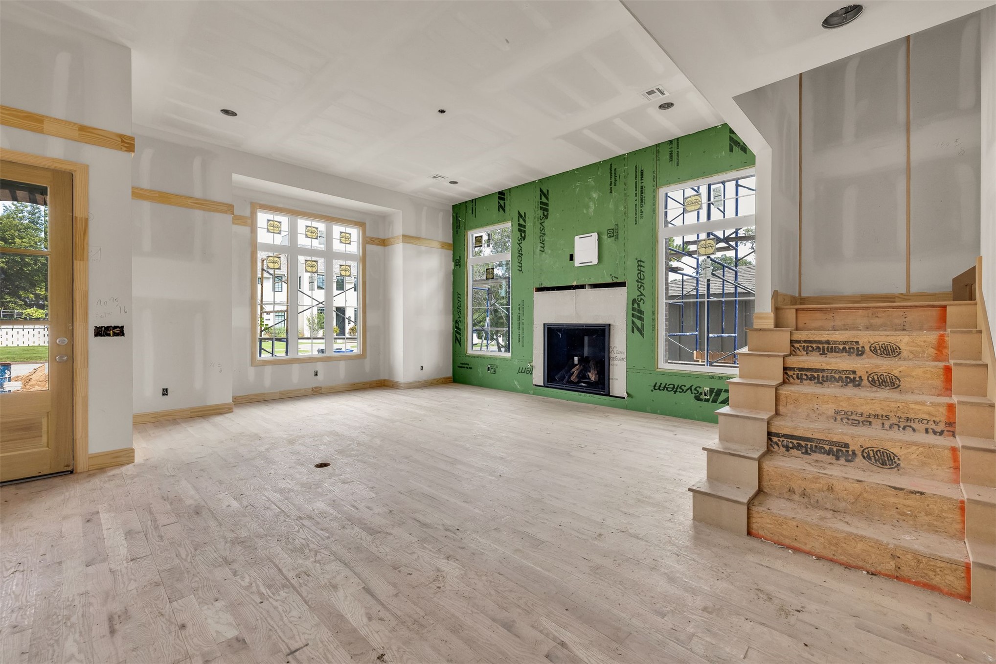 315 E Broadway Avenue