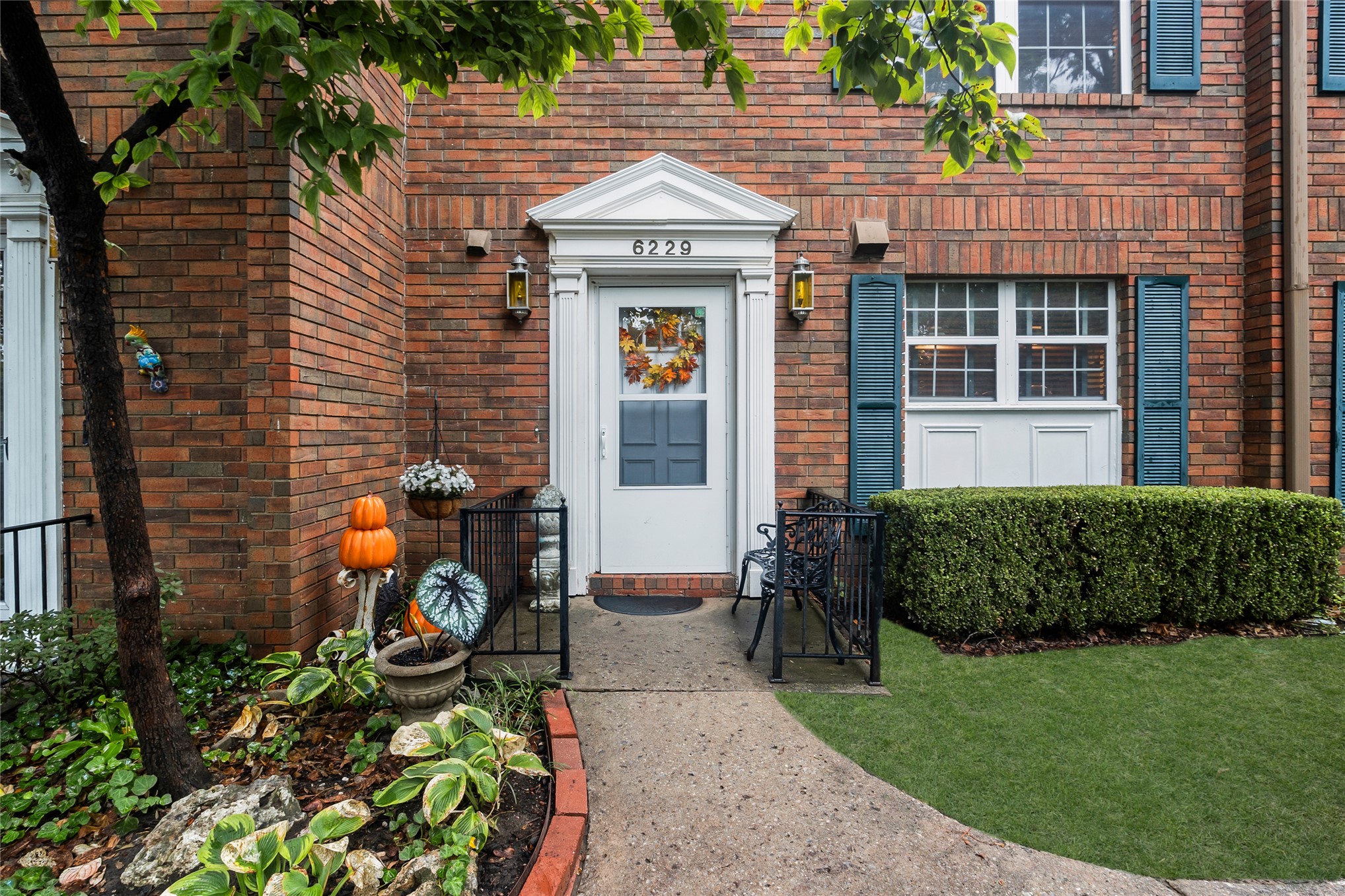 6229 S Yorktown Avenue 6229