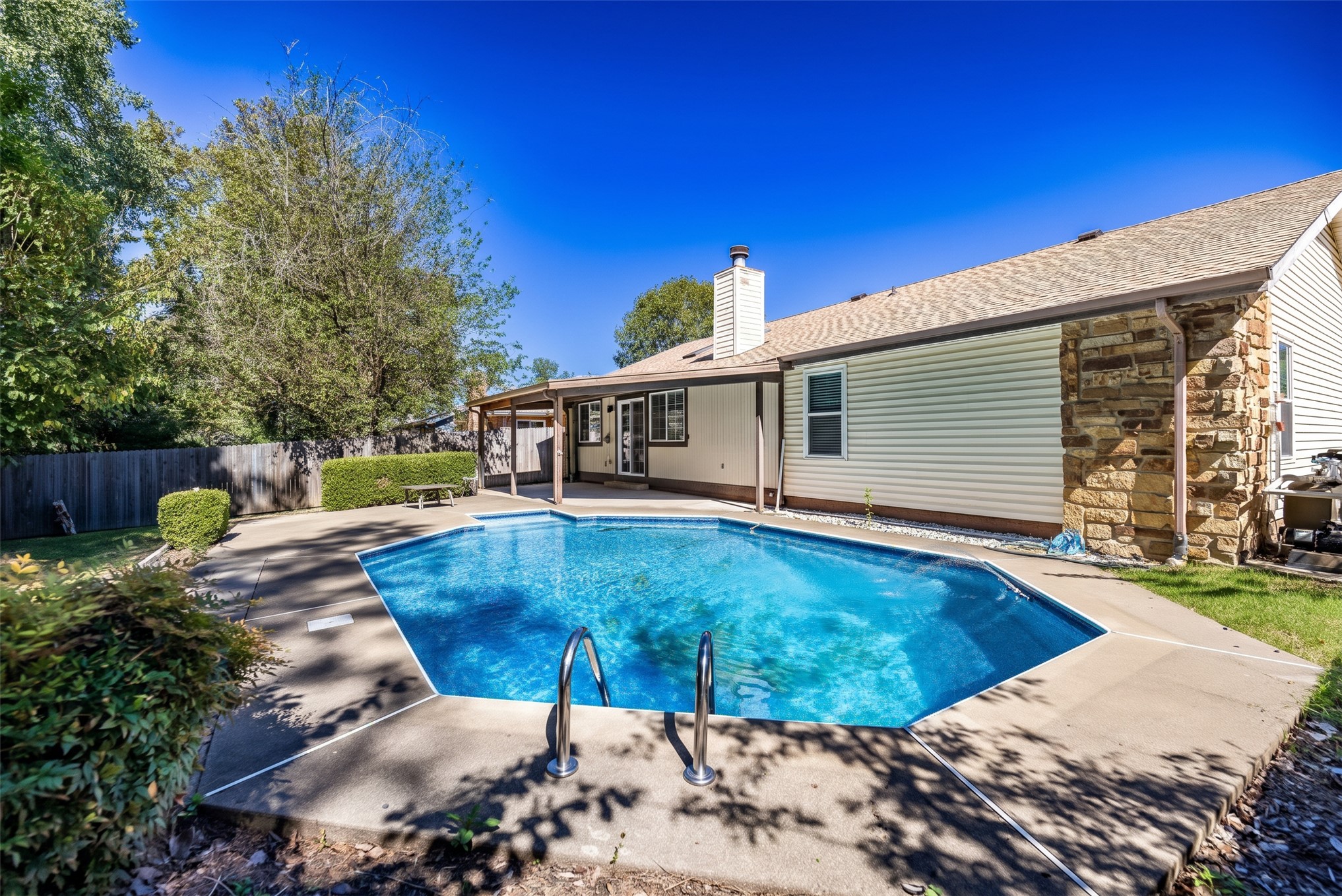 1416 N Juniper Place