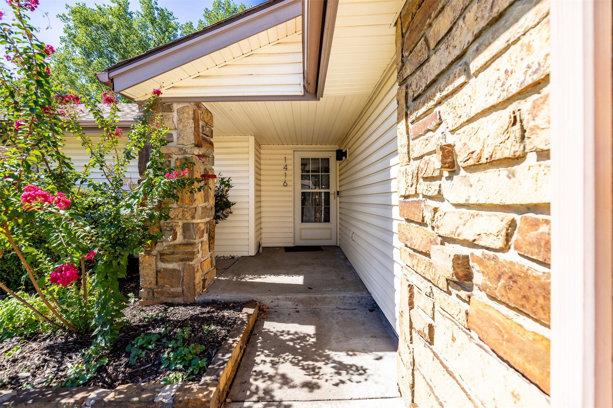 1416 N Juniper Place