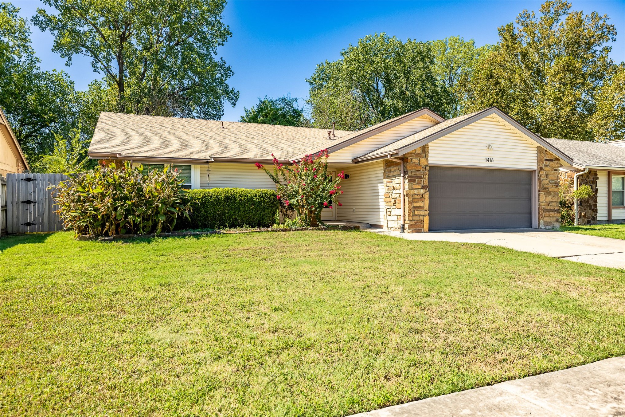 1416 N Juniper Place