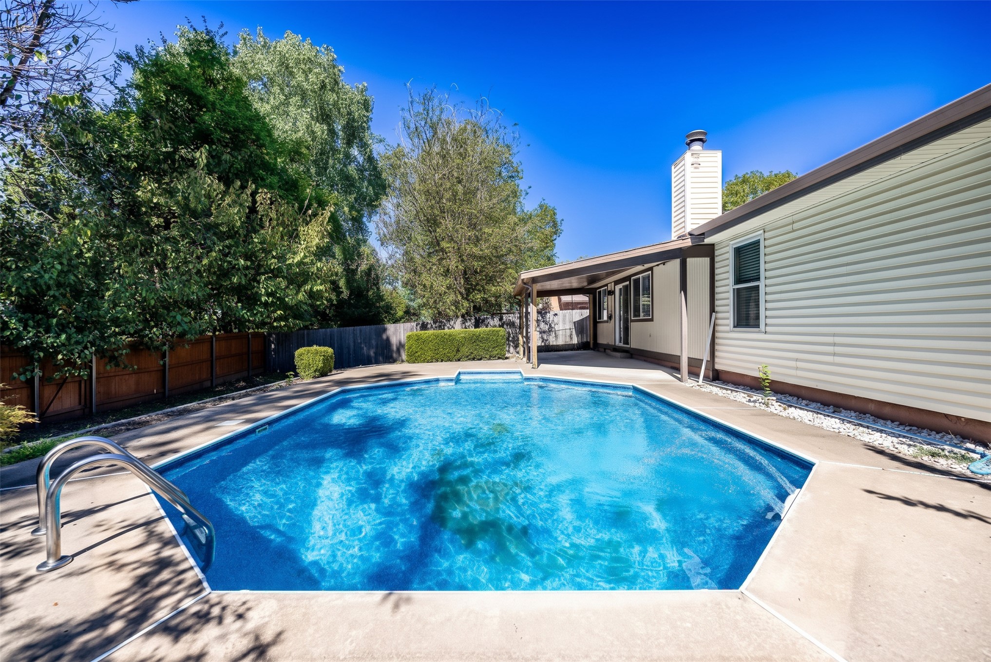 1416 N Juniper Place