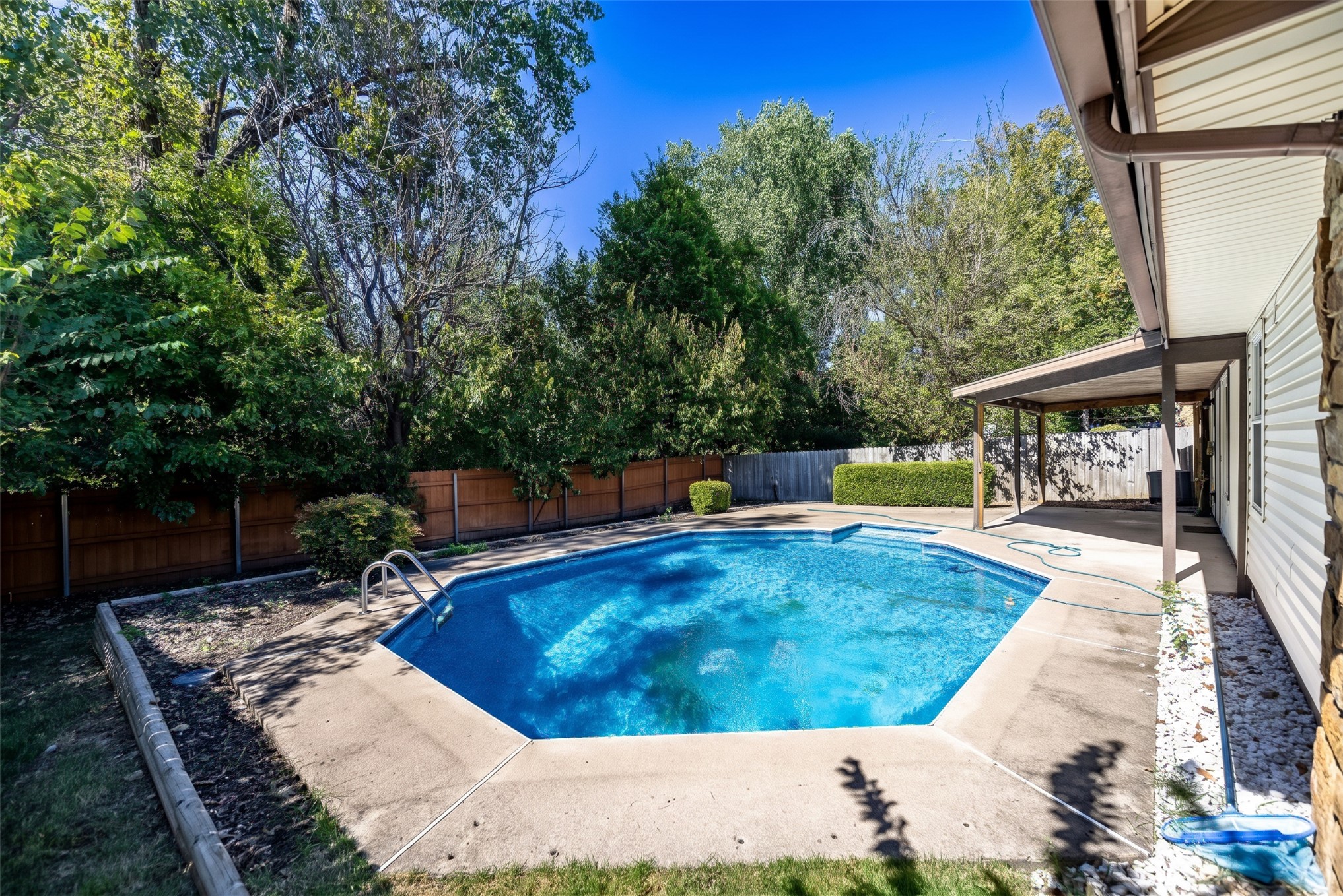 1416 N Juniper Place