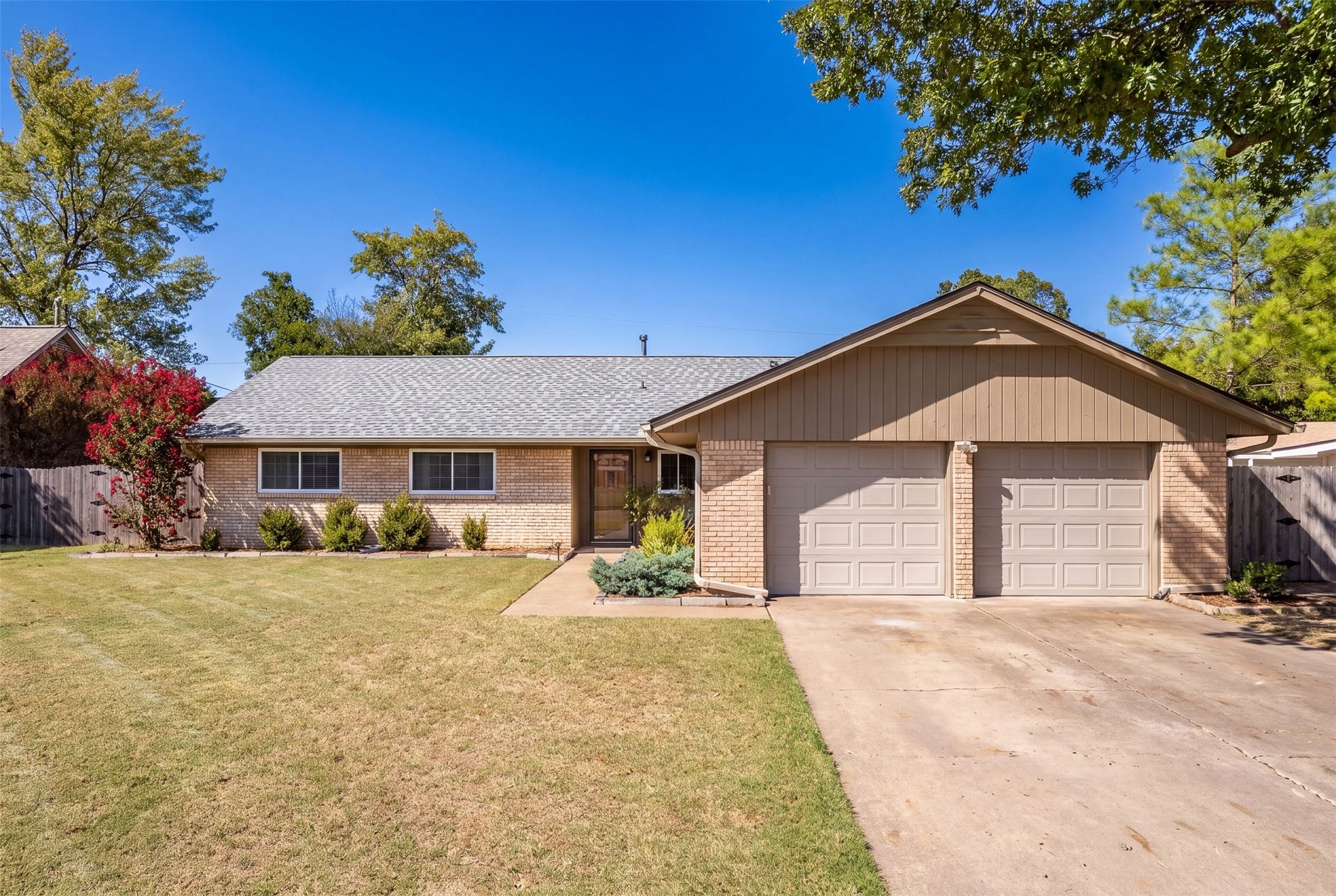 3425 E 57th Place