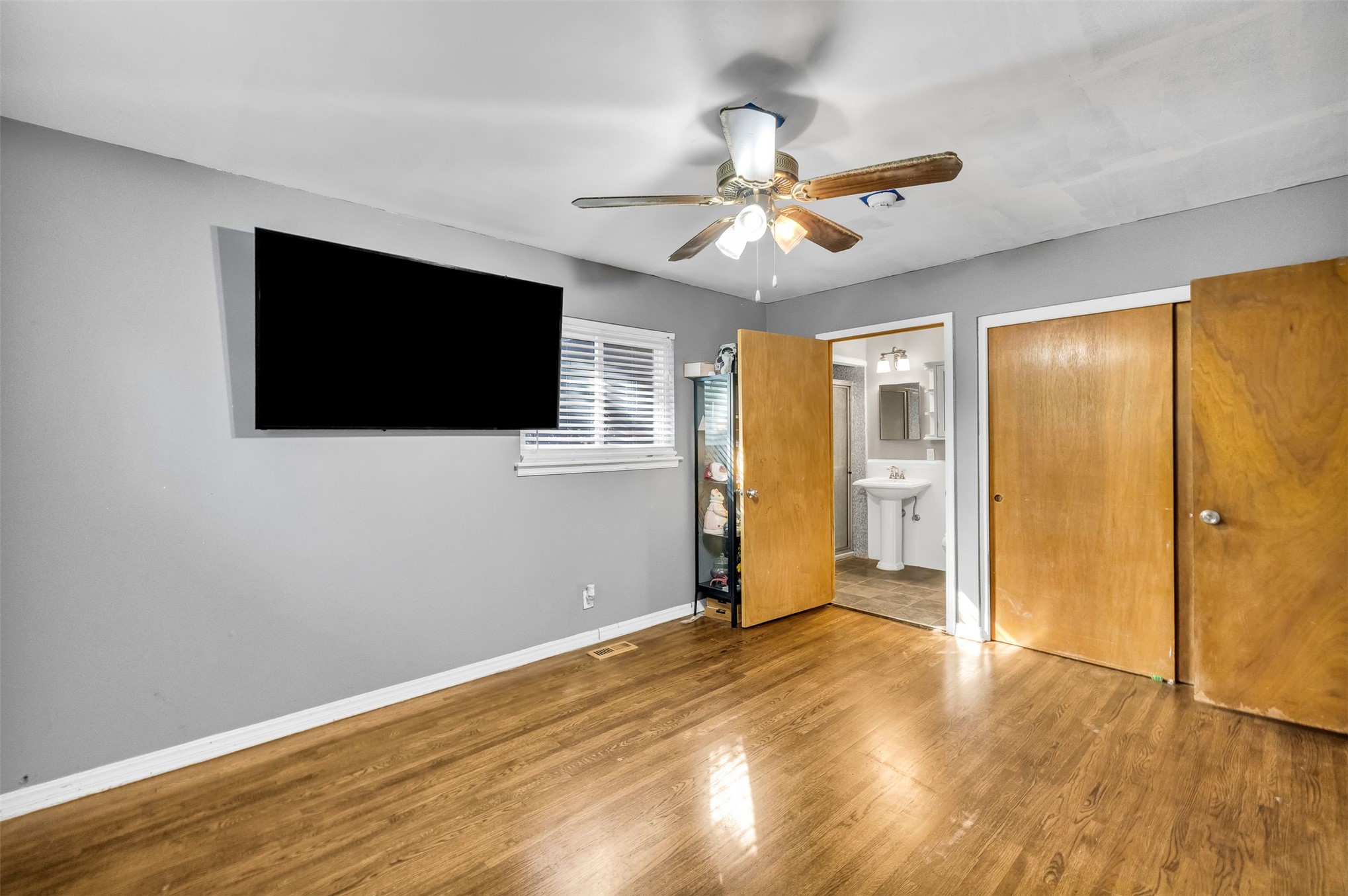 1222 Forest Drive